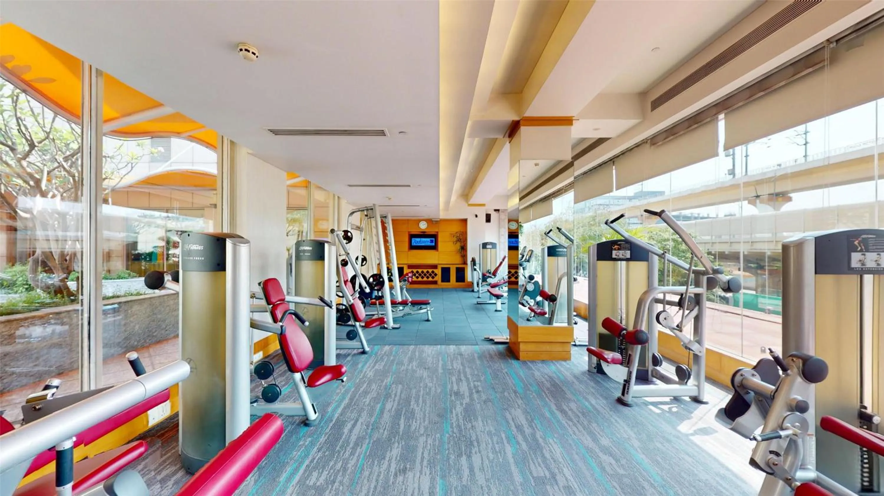 Fitness centre/facilities in Radisson Blu Hotel, Nagpur