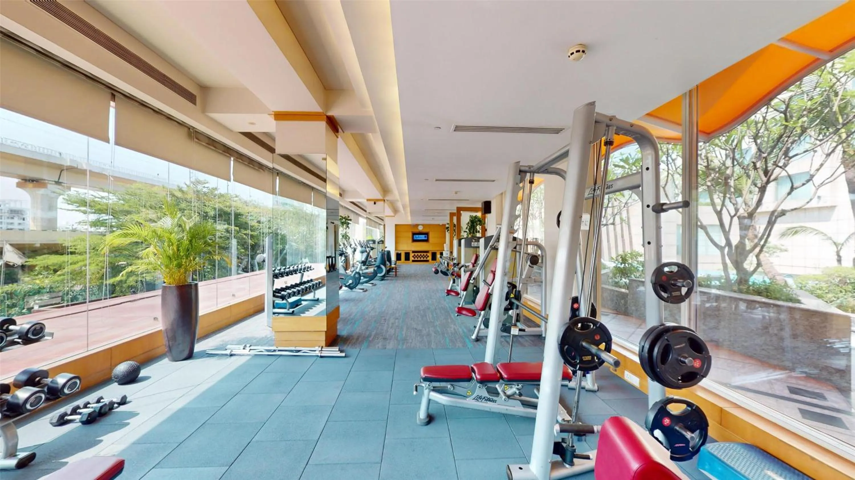 Fitness centre/facilities in Radisson Blu Hotel, Nagpur