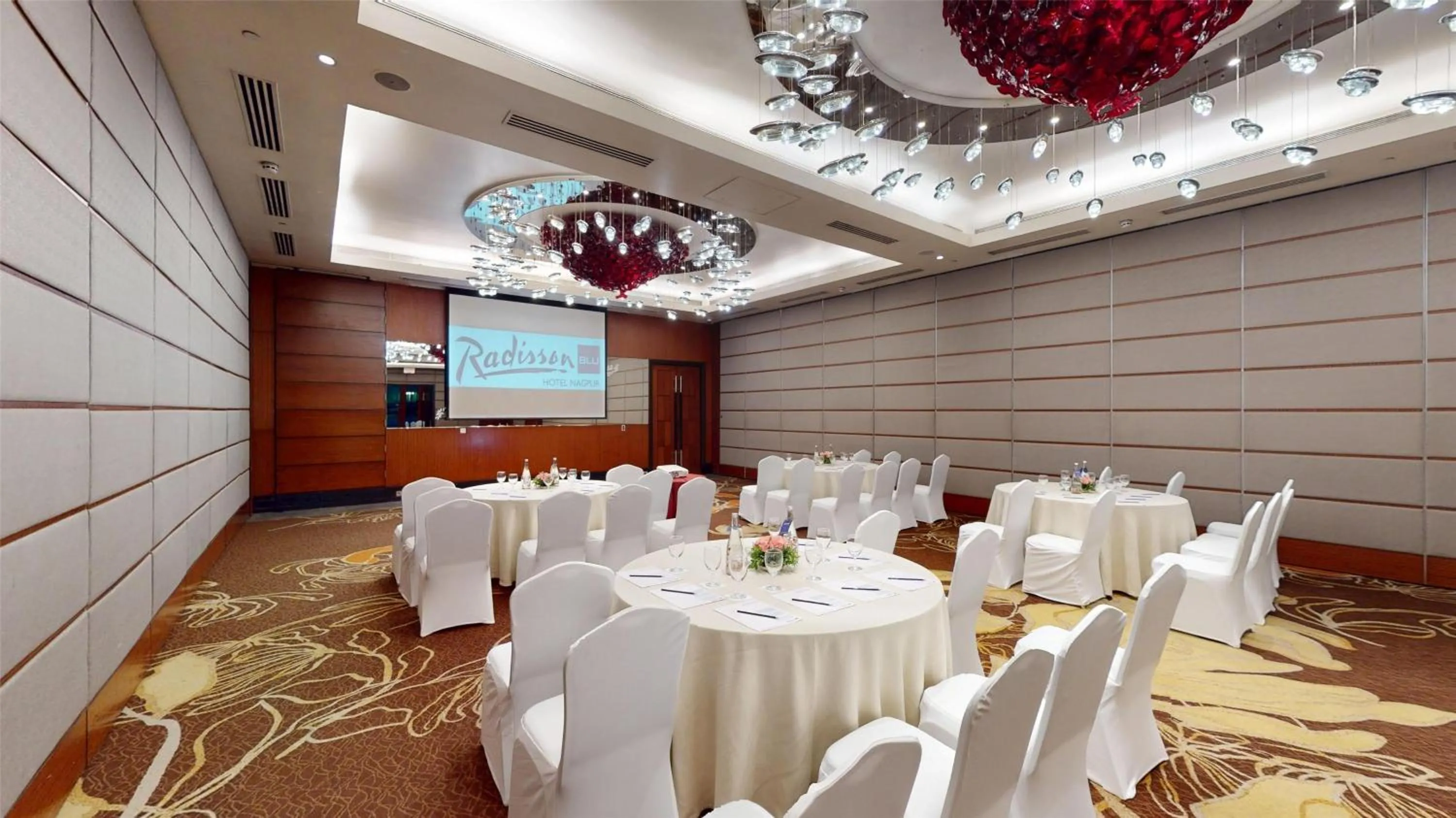Meeting/conference room in Radisson Blu Hotel, Nagpur