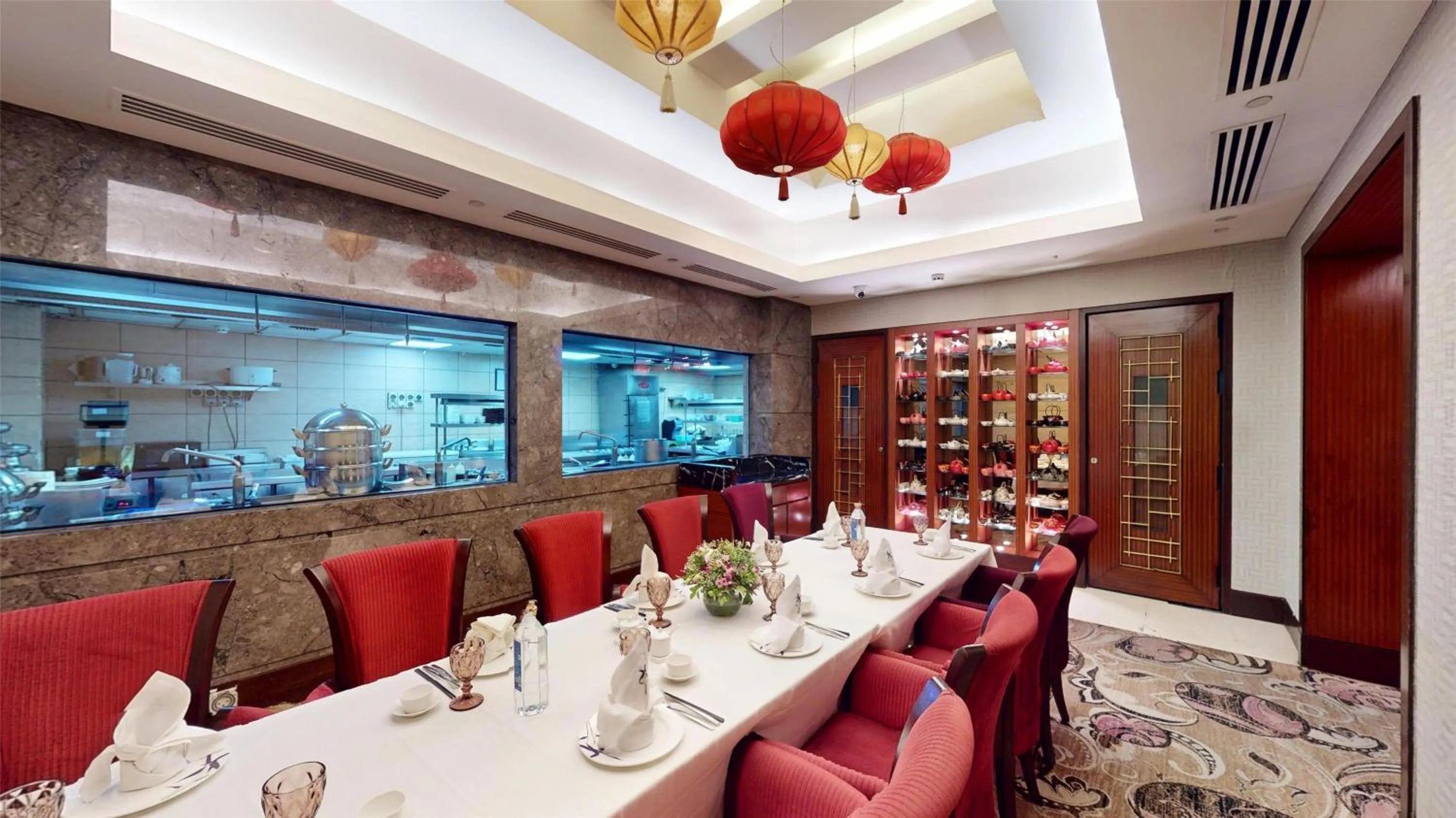 Restaurant/places to eat in Radisson Blu Hotel, Nagpur