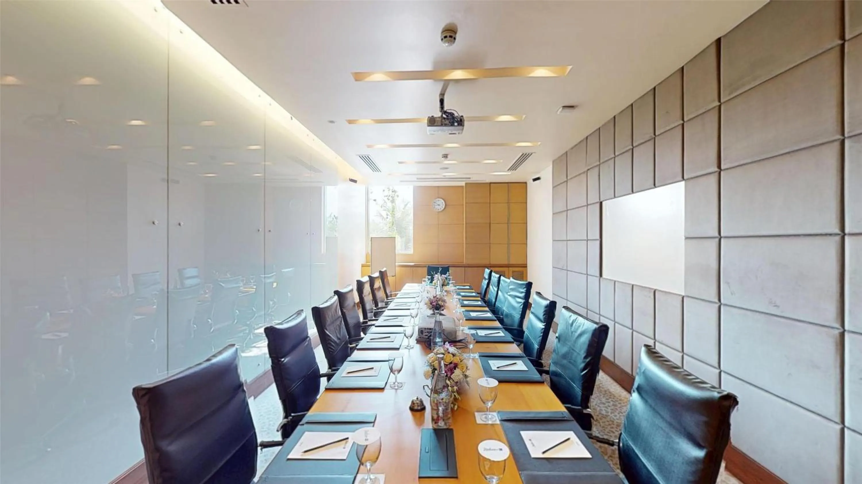 Meeting/conference room in Radisson Blu Hotel, Nagpur