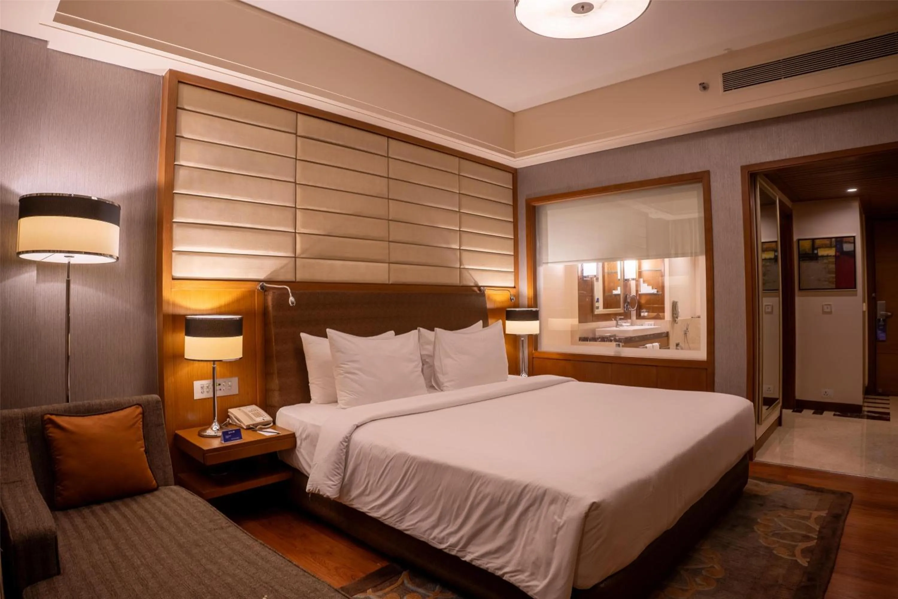 Bedroom, Bed in Radisson Blu Hotel, Nagpur