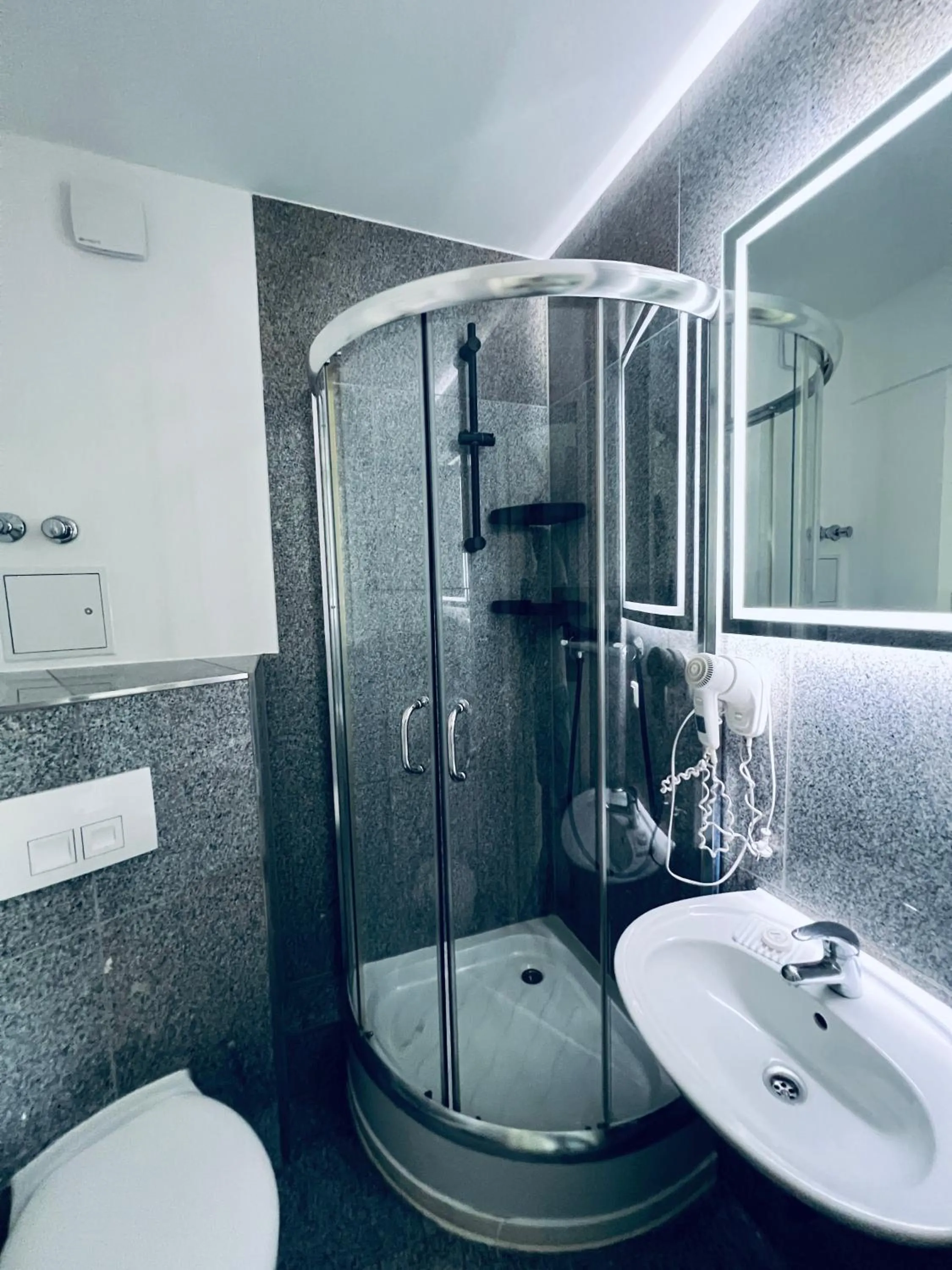 Shower in Lipp Apartments