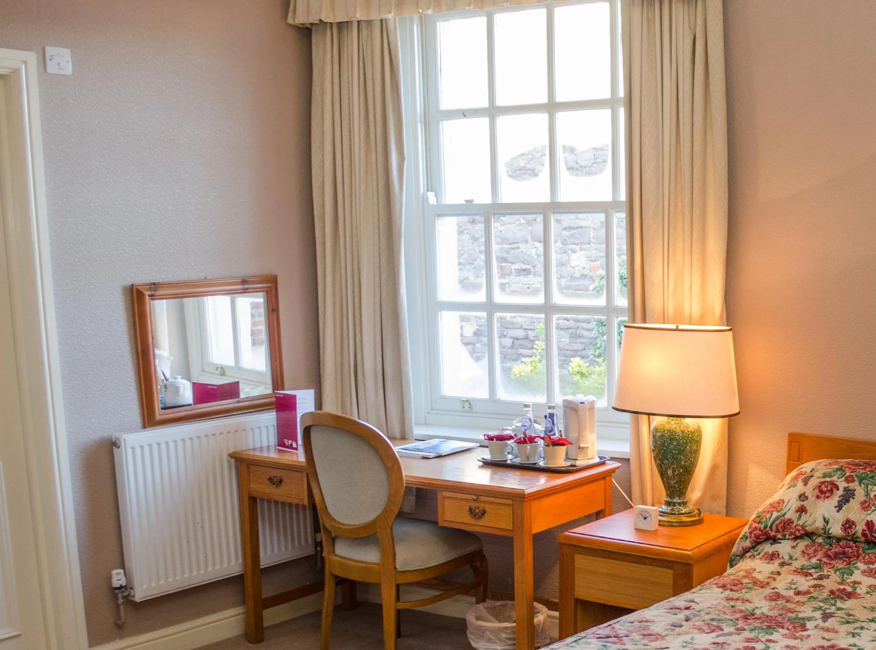 Bed in The Kings Head Hotel