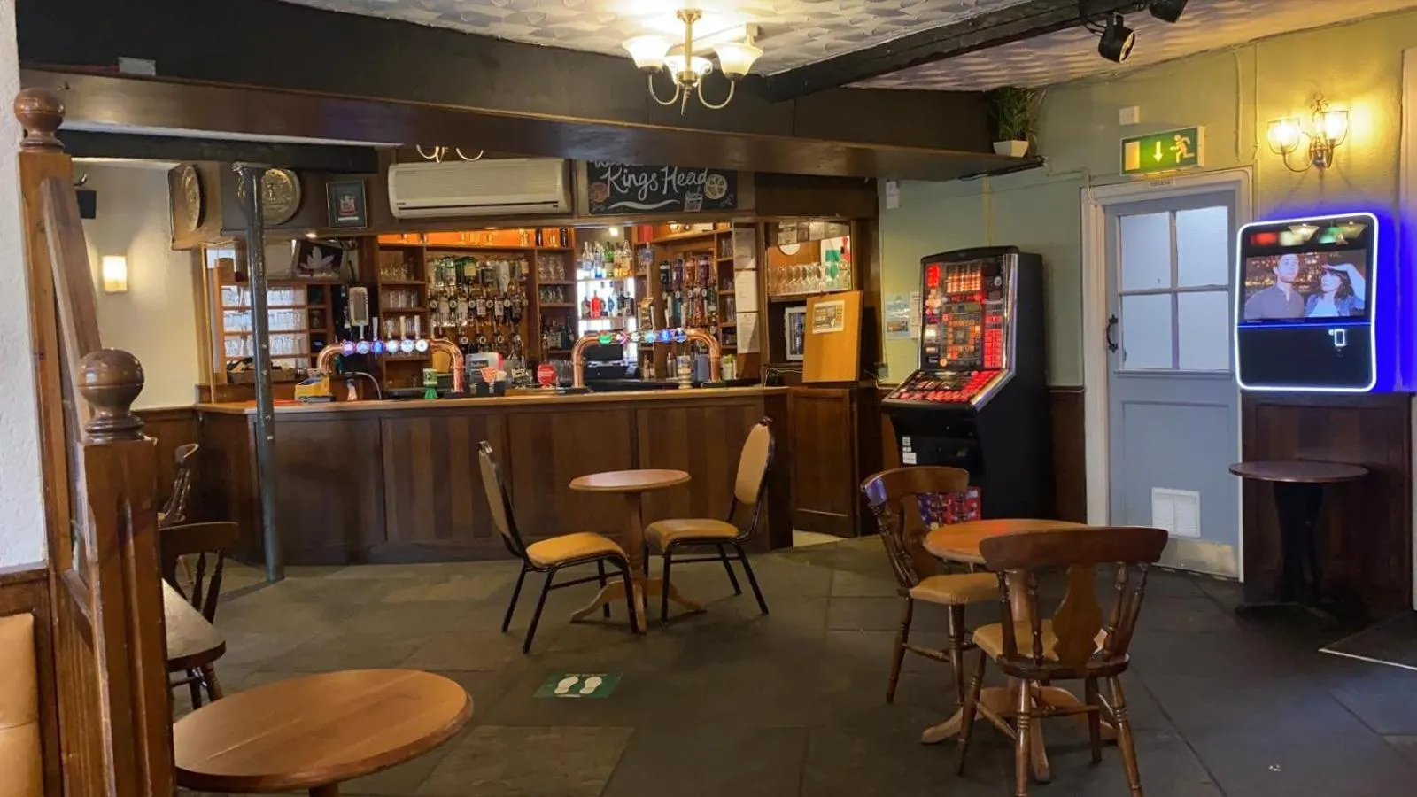Lounge or bar in The Kings Head Hotel