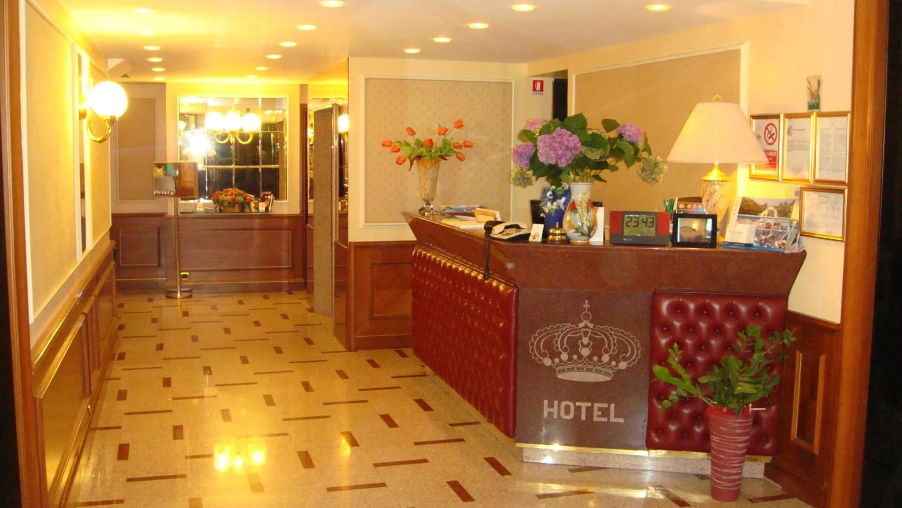 Lobby or reception in Albergo Corona
