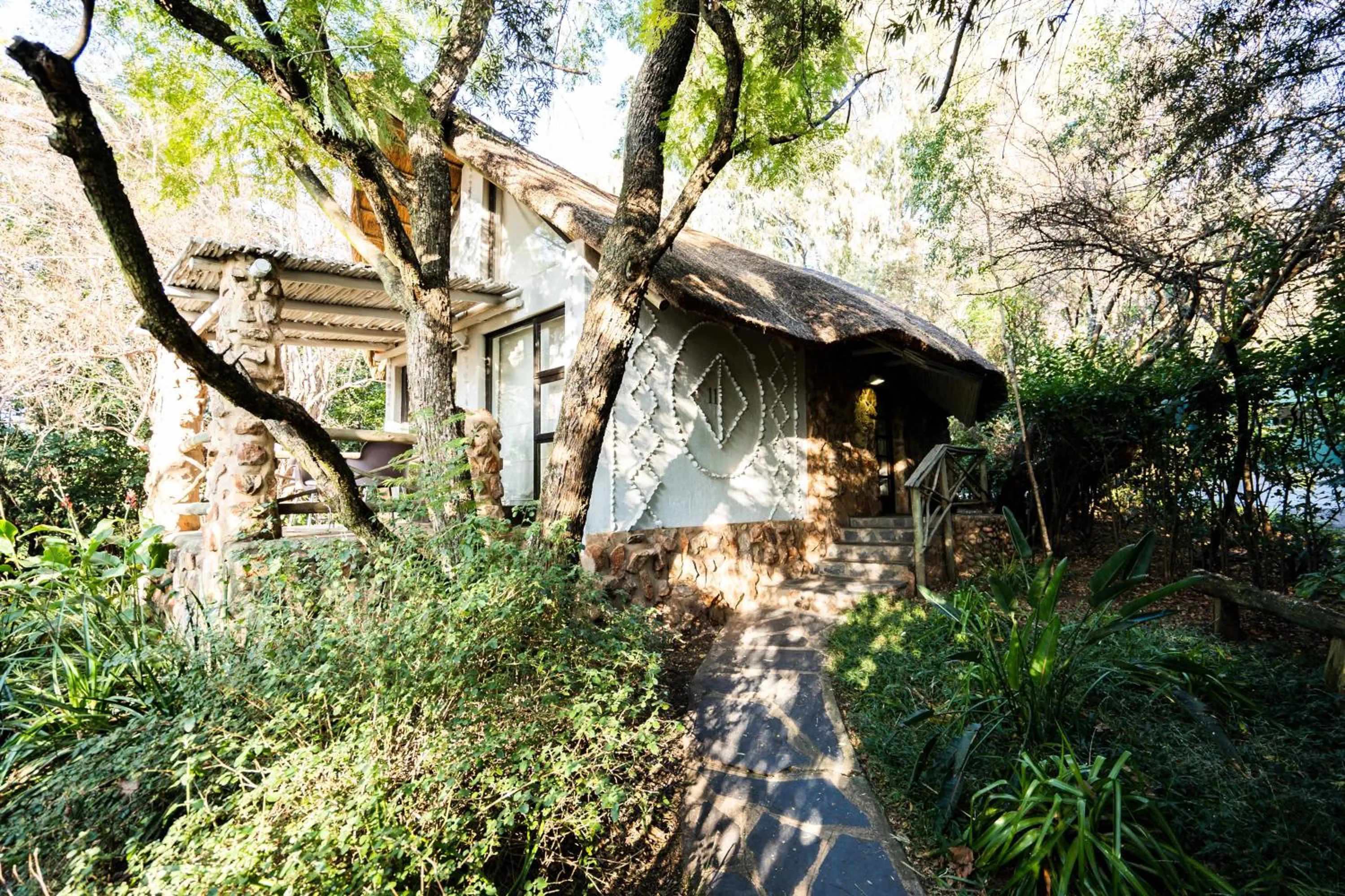 Deluxe Suite with Spa Bath - single occupancy in Hakunamatata Lodge & Health Spa