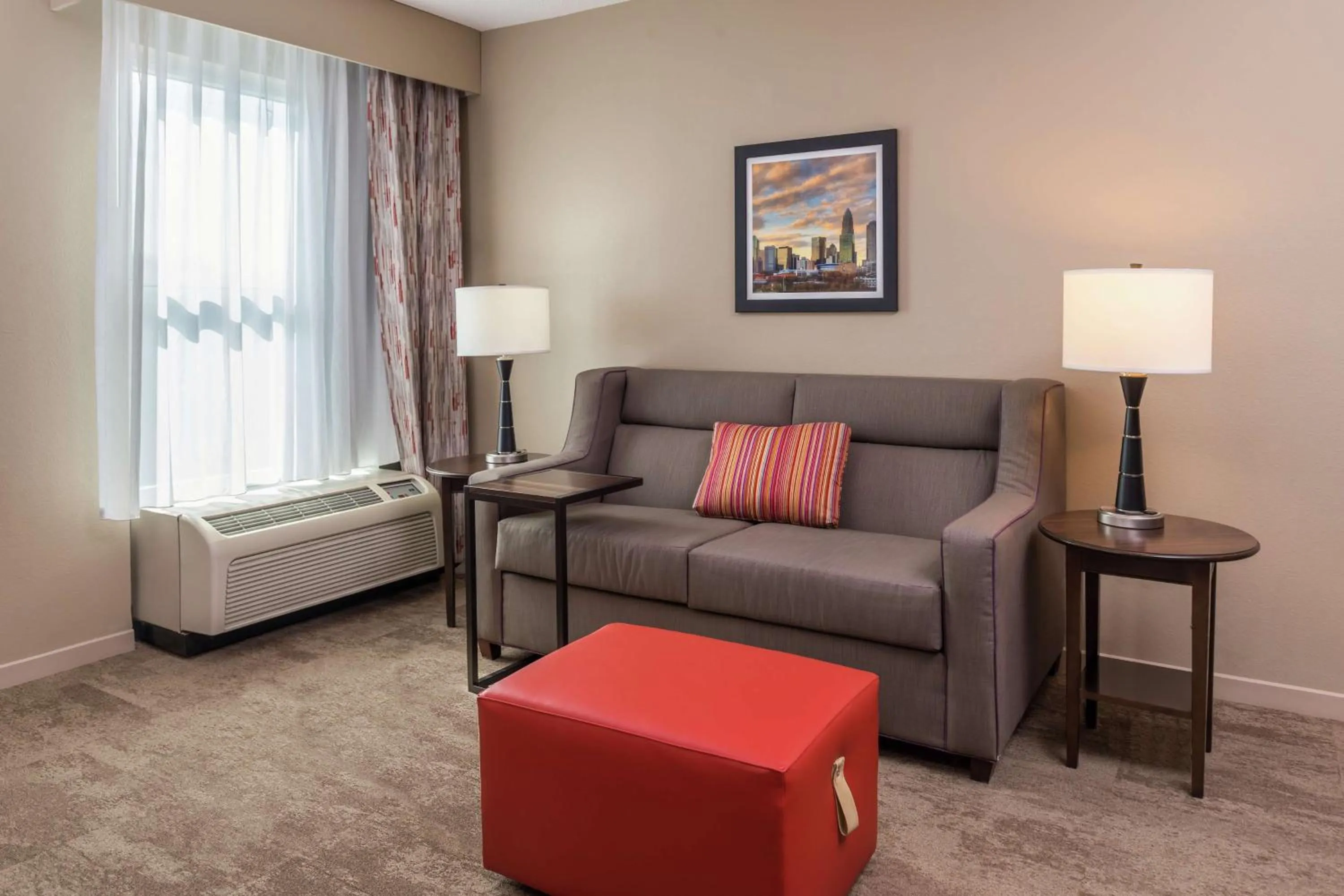 Living room in Hampton Inn & Suites Charlotte Arrowood Rd