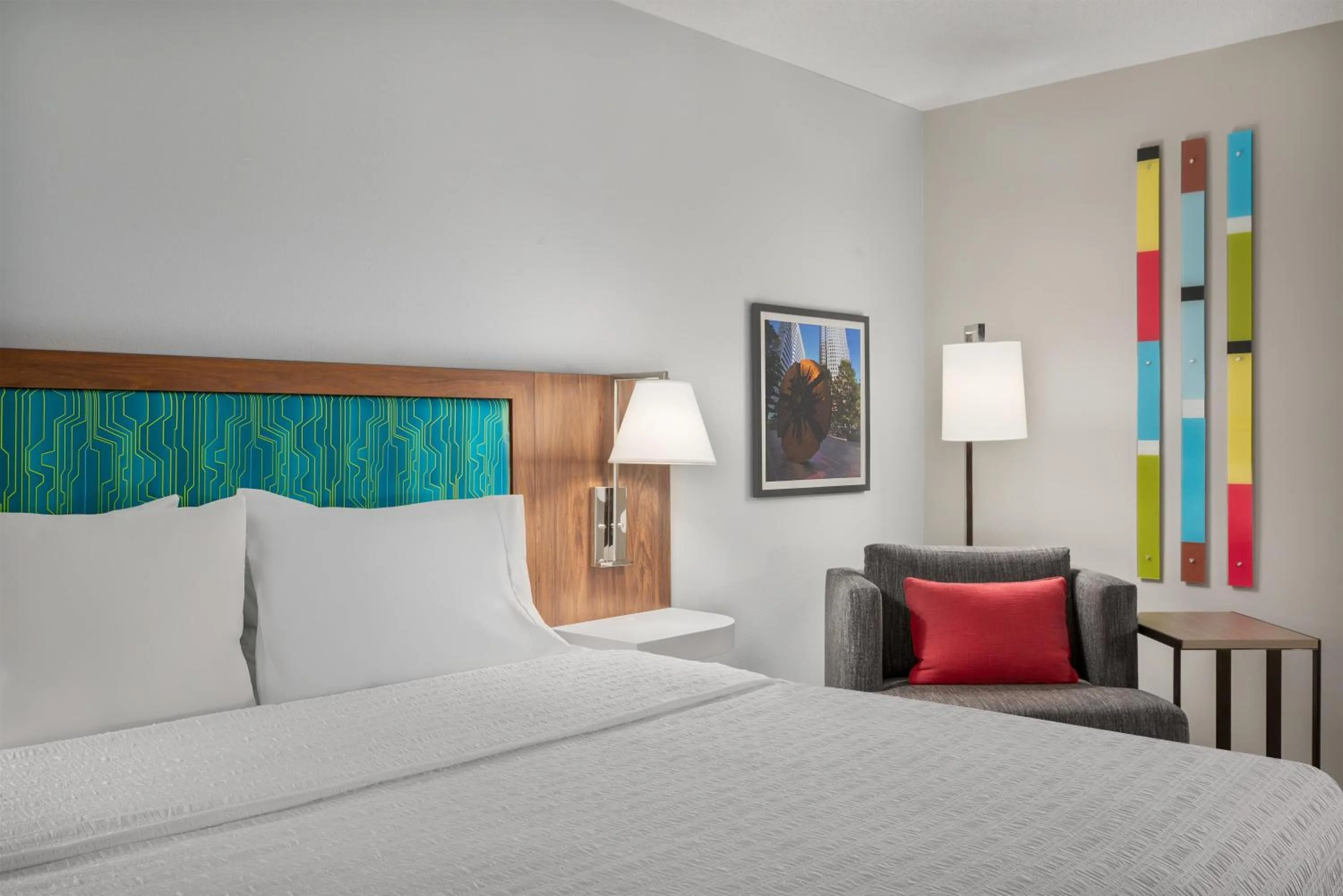 Bed in Hampton Inn & Suites Charlotte Arrowood Rd