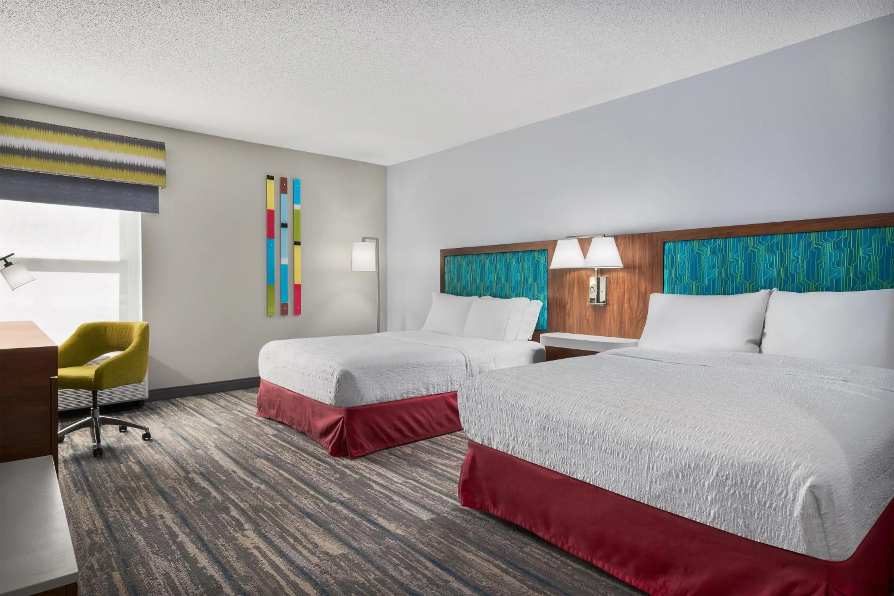 Bed in Hampton Inn & Suites Charlotte Arrowood Rd