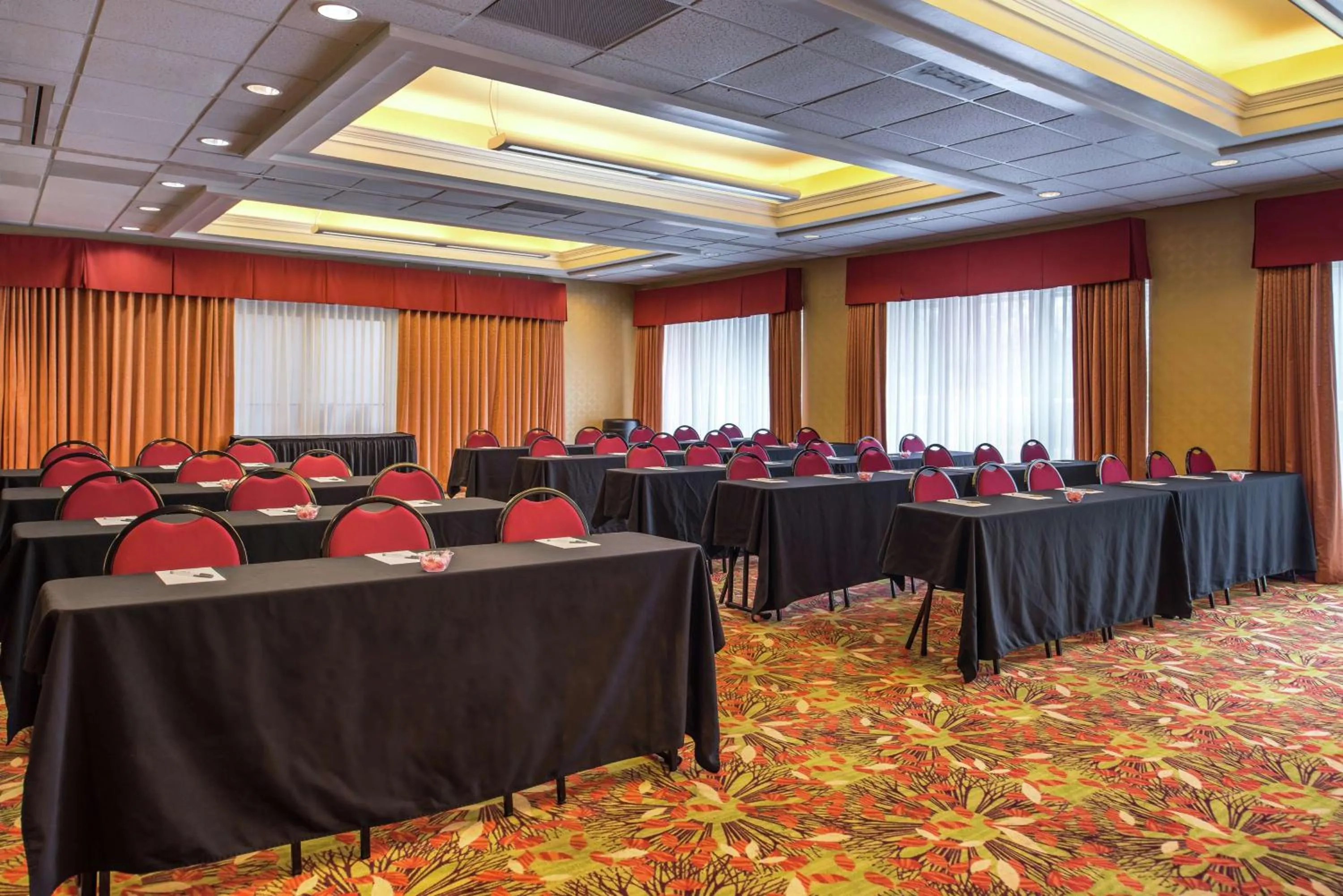Meeting/conference room in Hampton Inn & Suites Charlotte Arrowood Rd