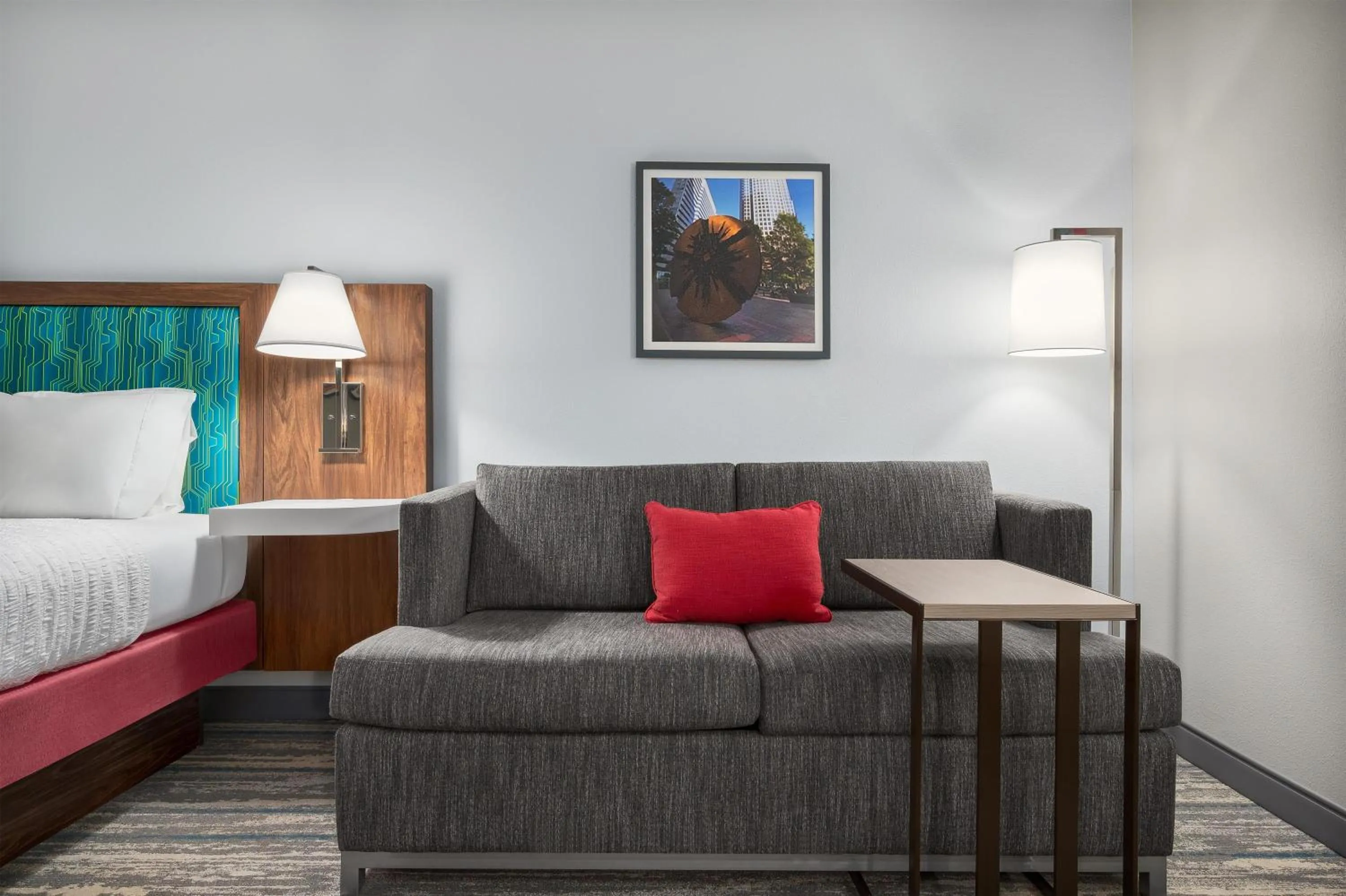 Living room, Bed in Hampton Inn & Suites Charlotte Arrowood Rd