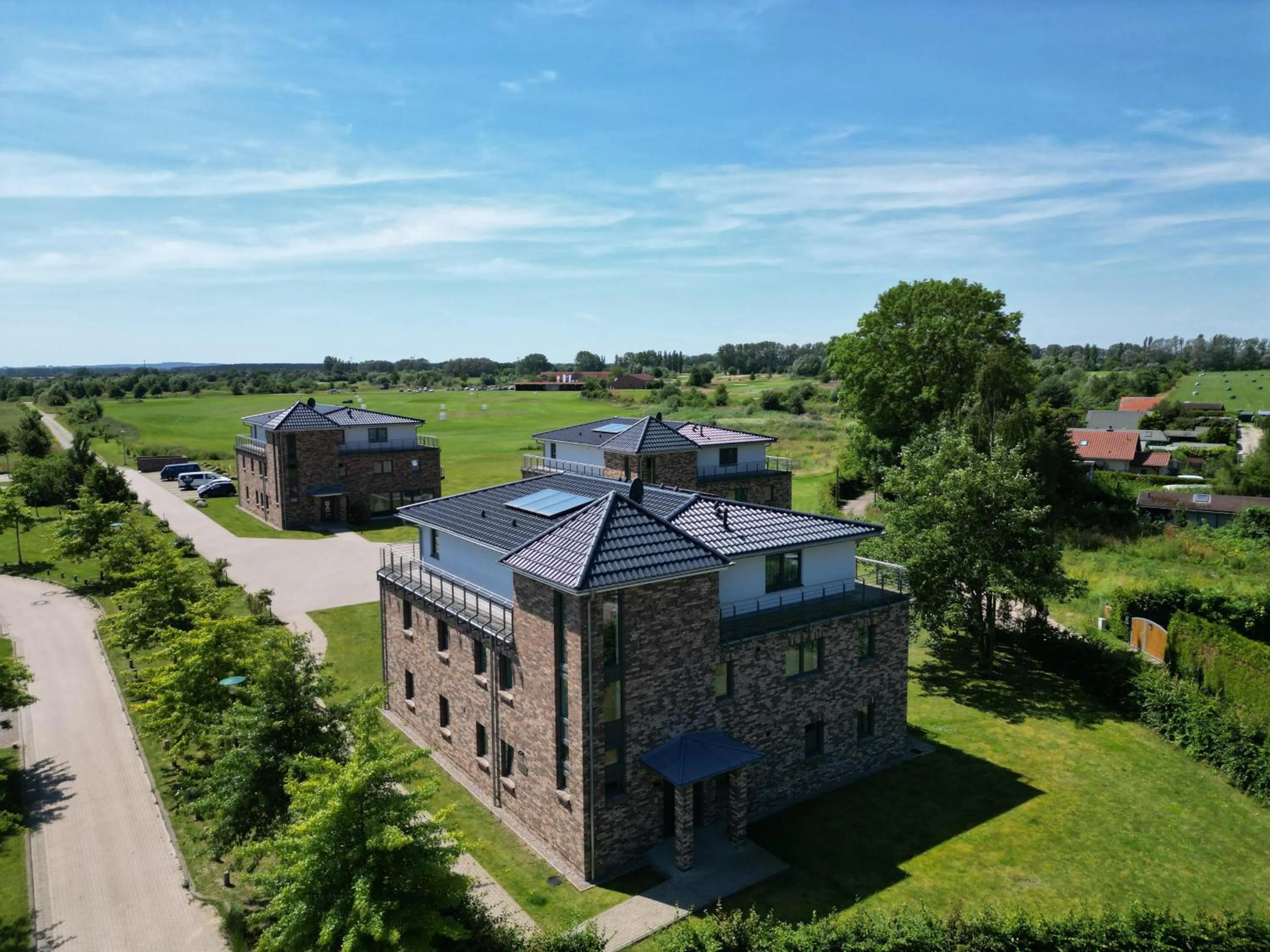Property building in Appartements an der Golfanlage