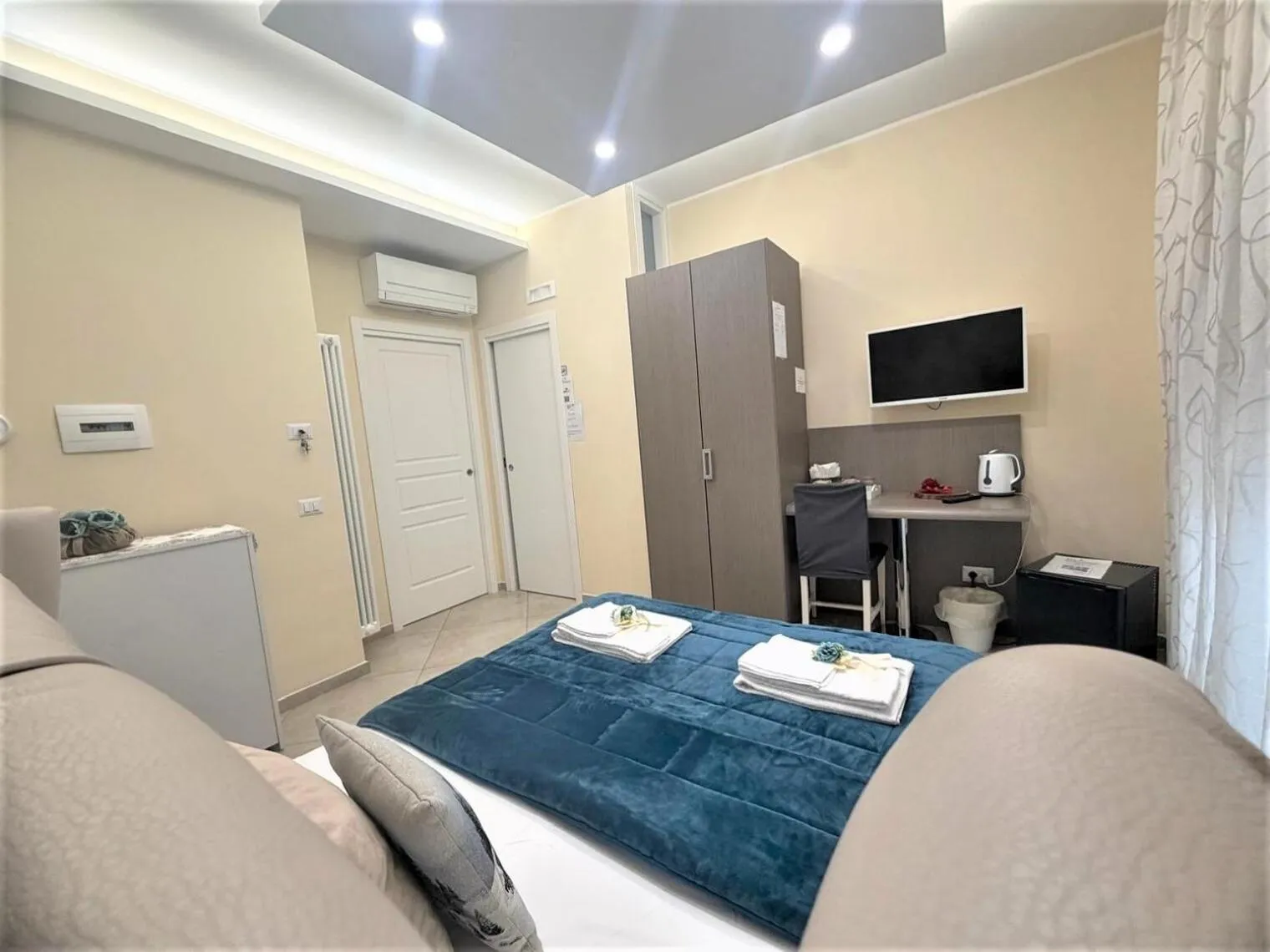 TV and multimedia, Bed in B&B Pompei Olympus