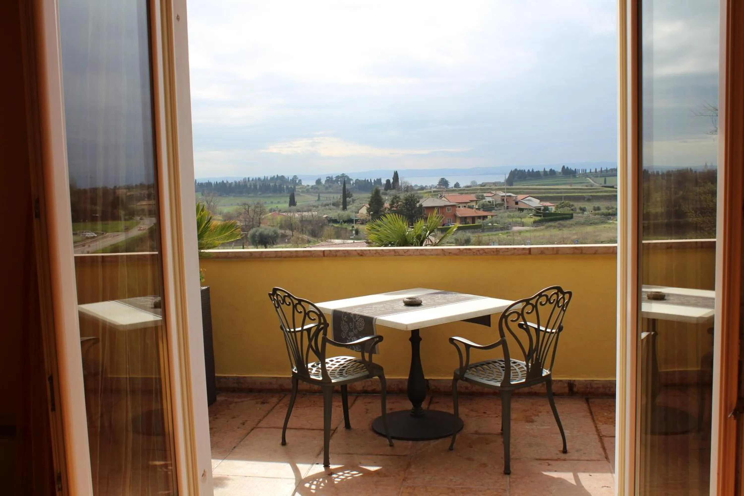 Deluxe Double Room with Lake View in Hotel La Dolce Vita