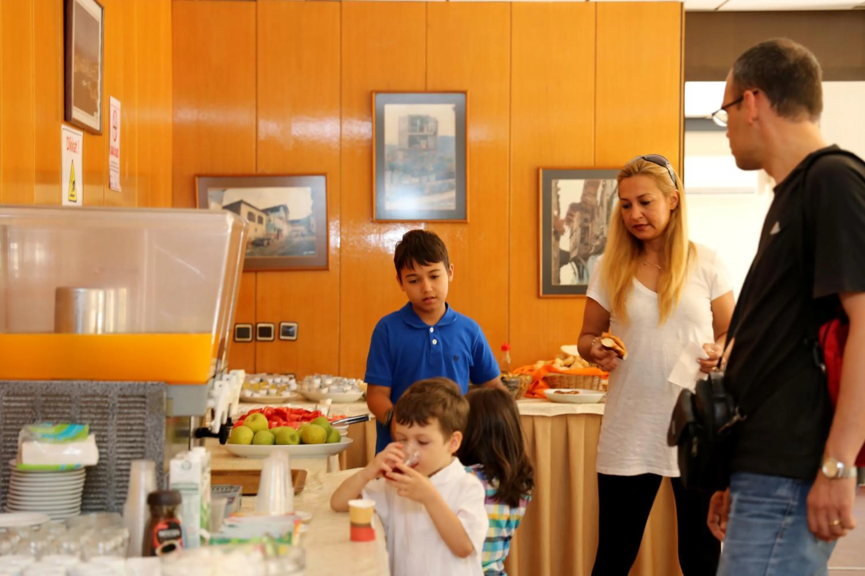 Buffet breakfast in Rıdvan Hotel