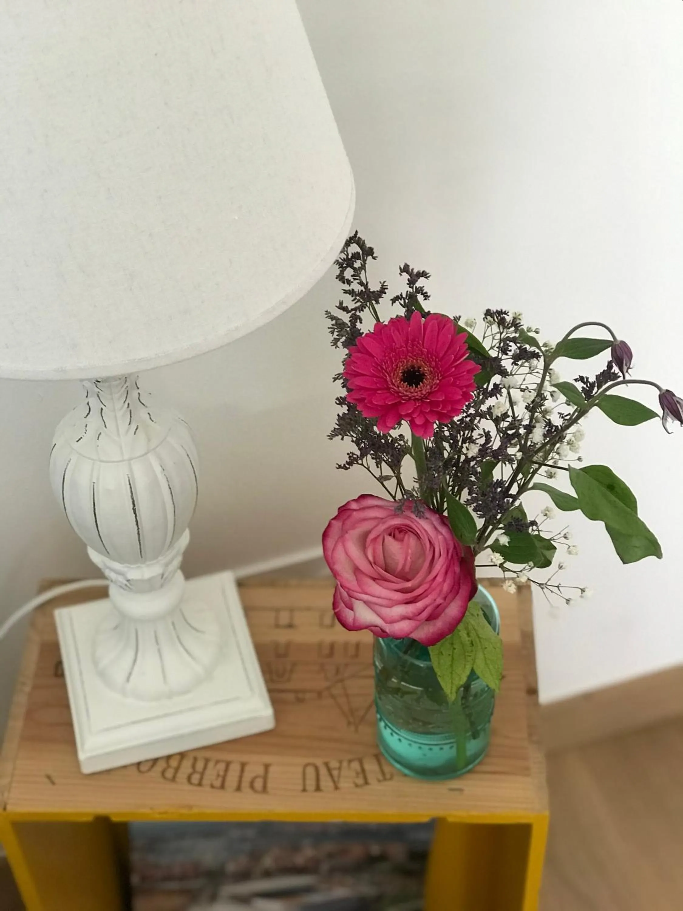 Decorative detail in Atelier des Vidaux