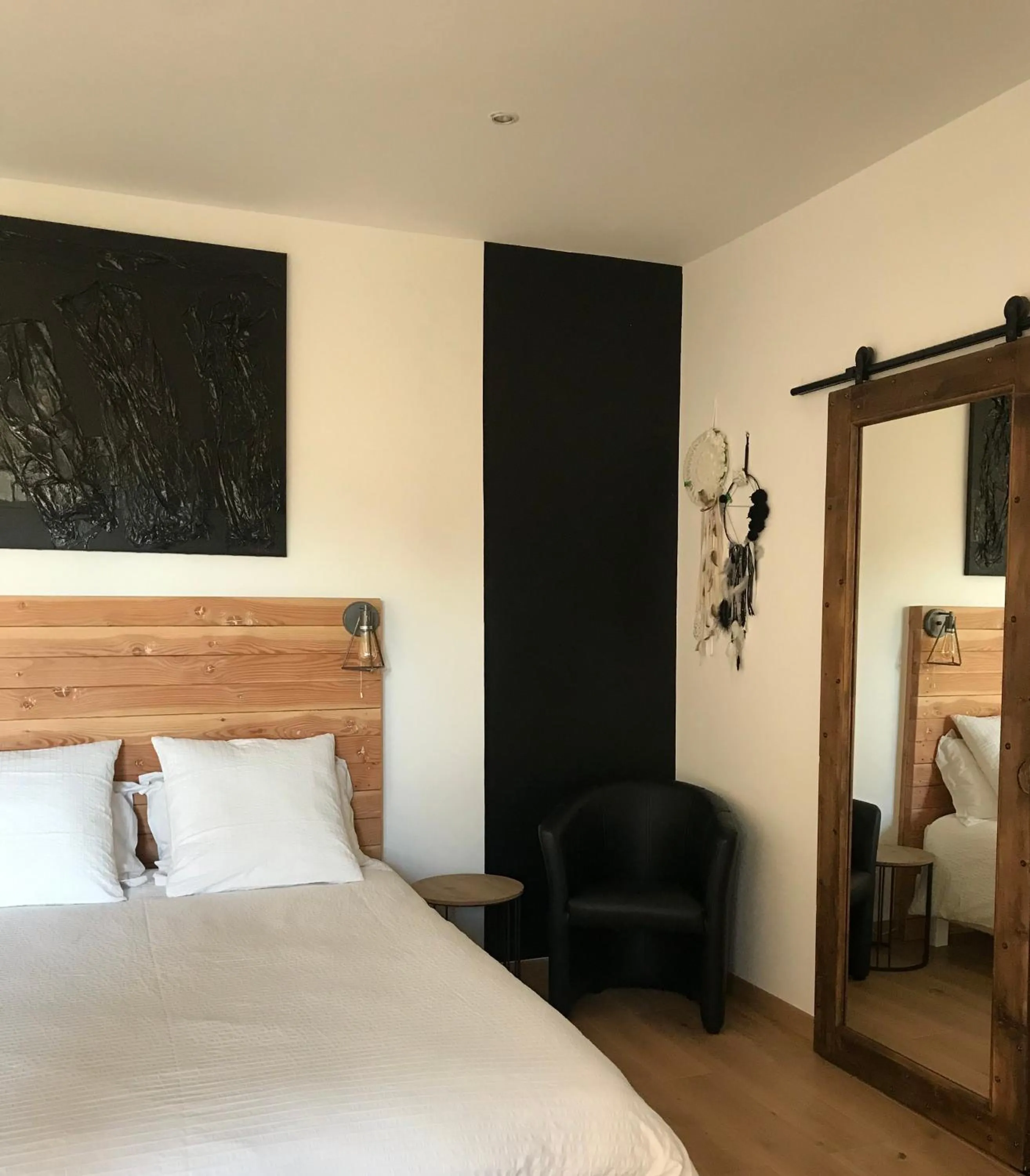 Photo of the whole room, Bed in Atelier des Vidaux