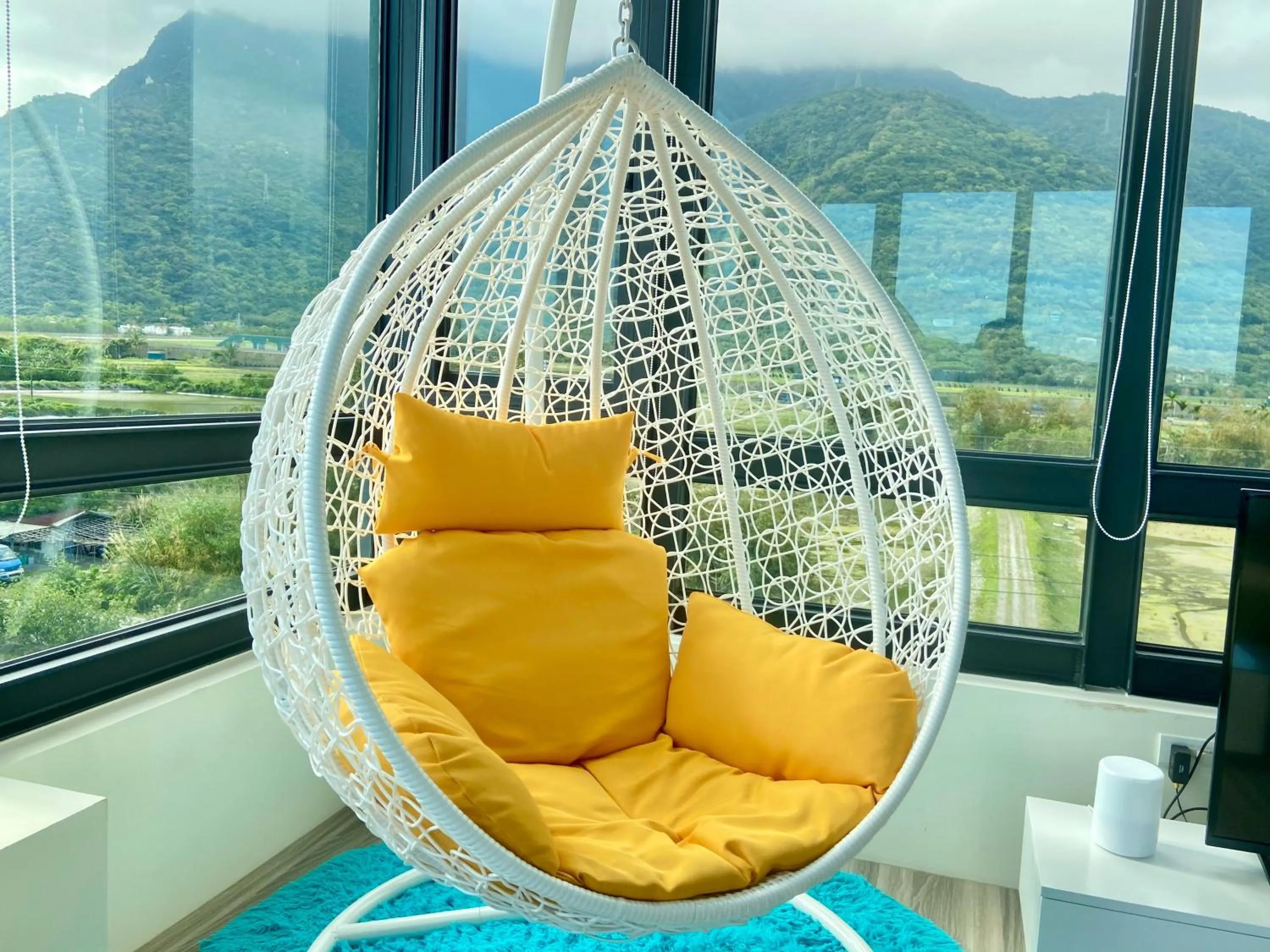 Follow the Cloud B&B