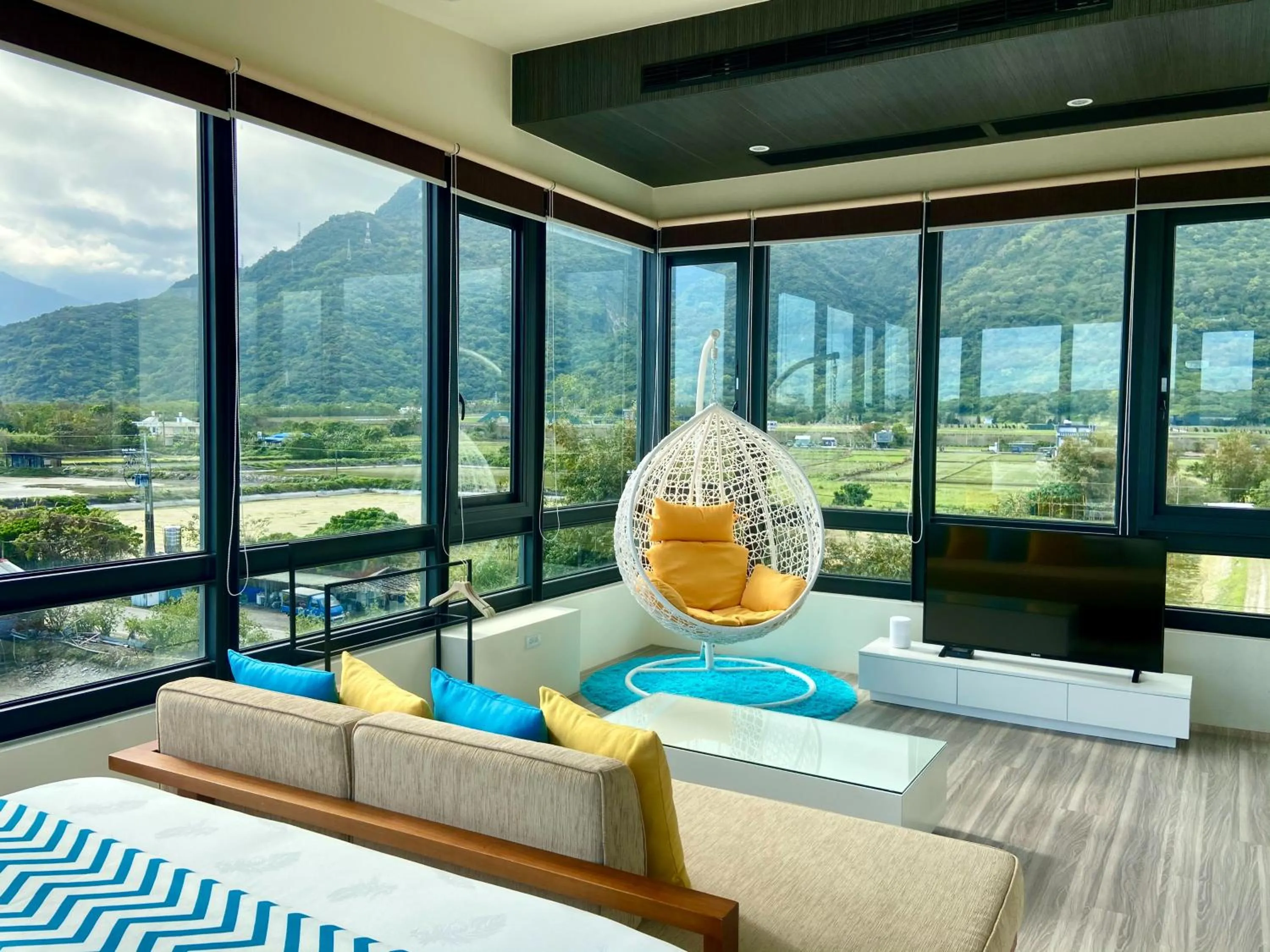 Follow the Cloud B&B