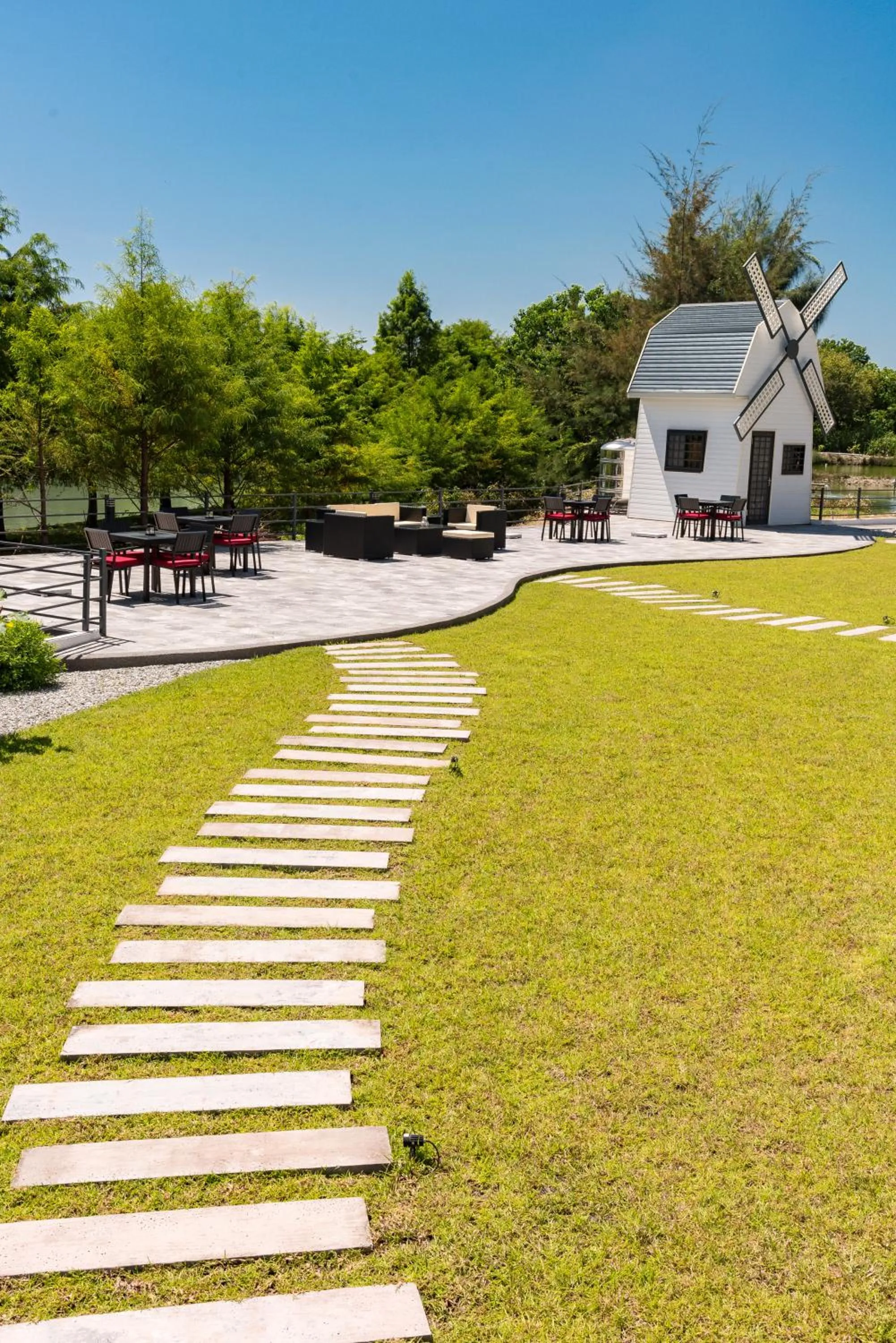 Follow the Cloud B&B