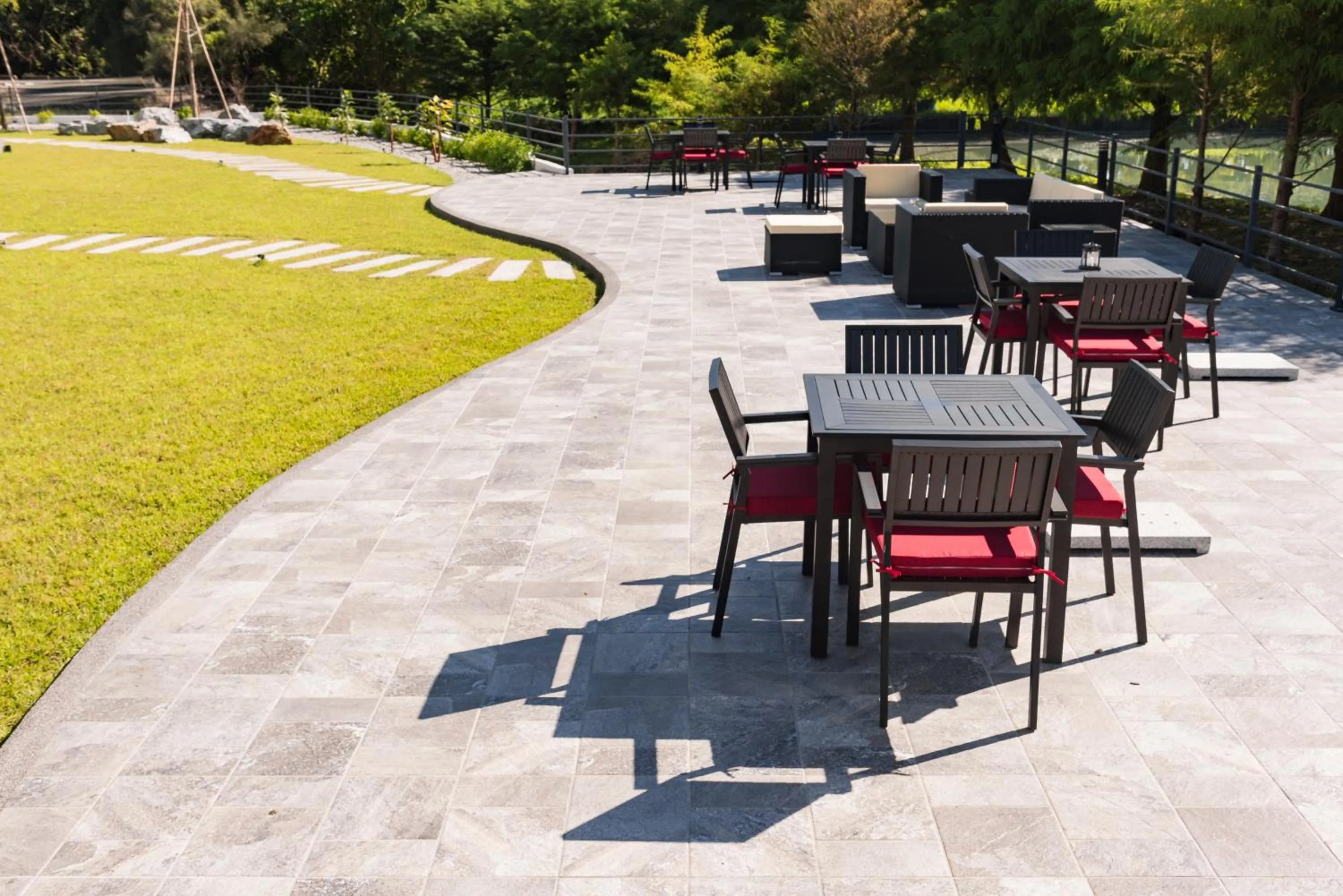 Follow the Cloud B&B