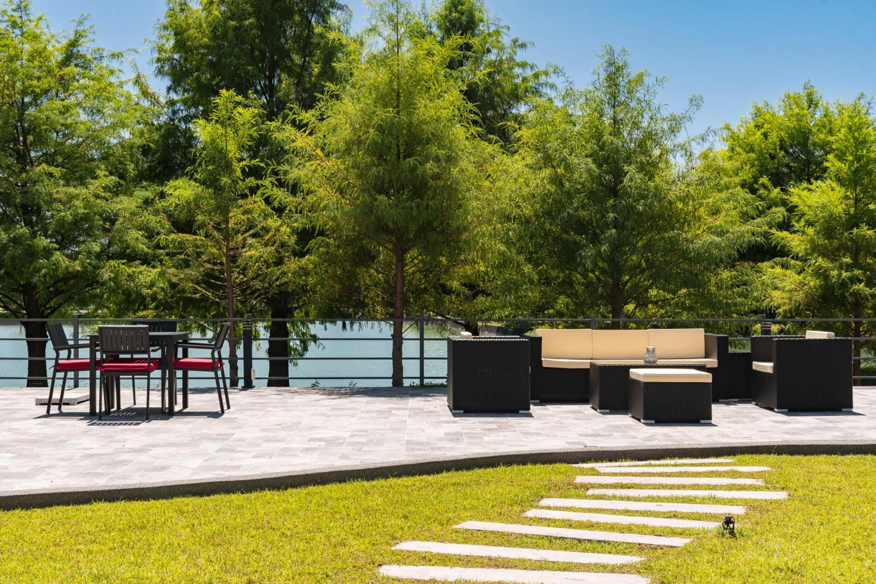 Property building in Follow the Cloud B&B