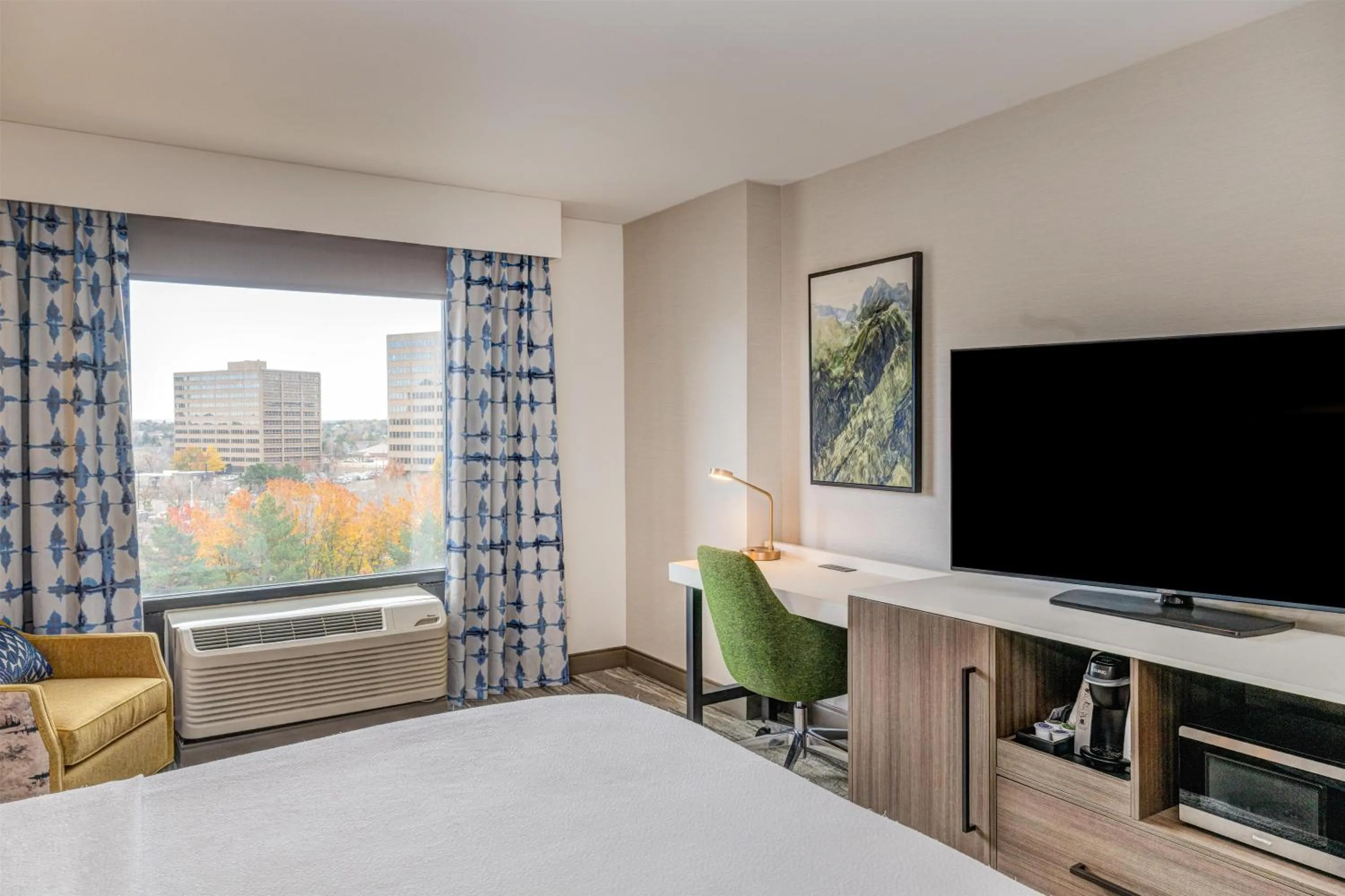 Bed in Hilton Garden Inn Denver Tech Center