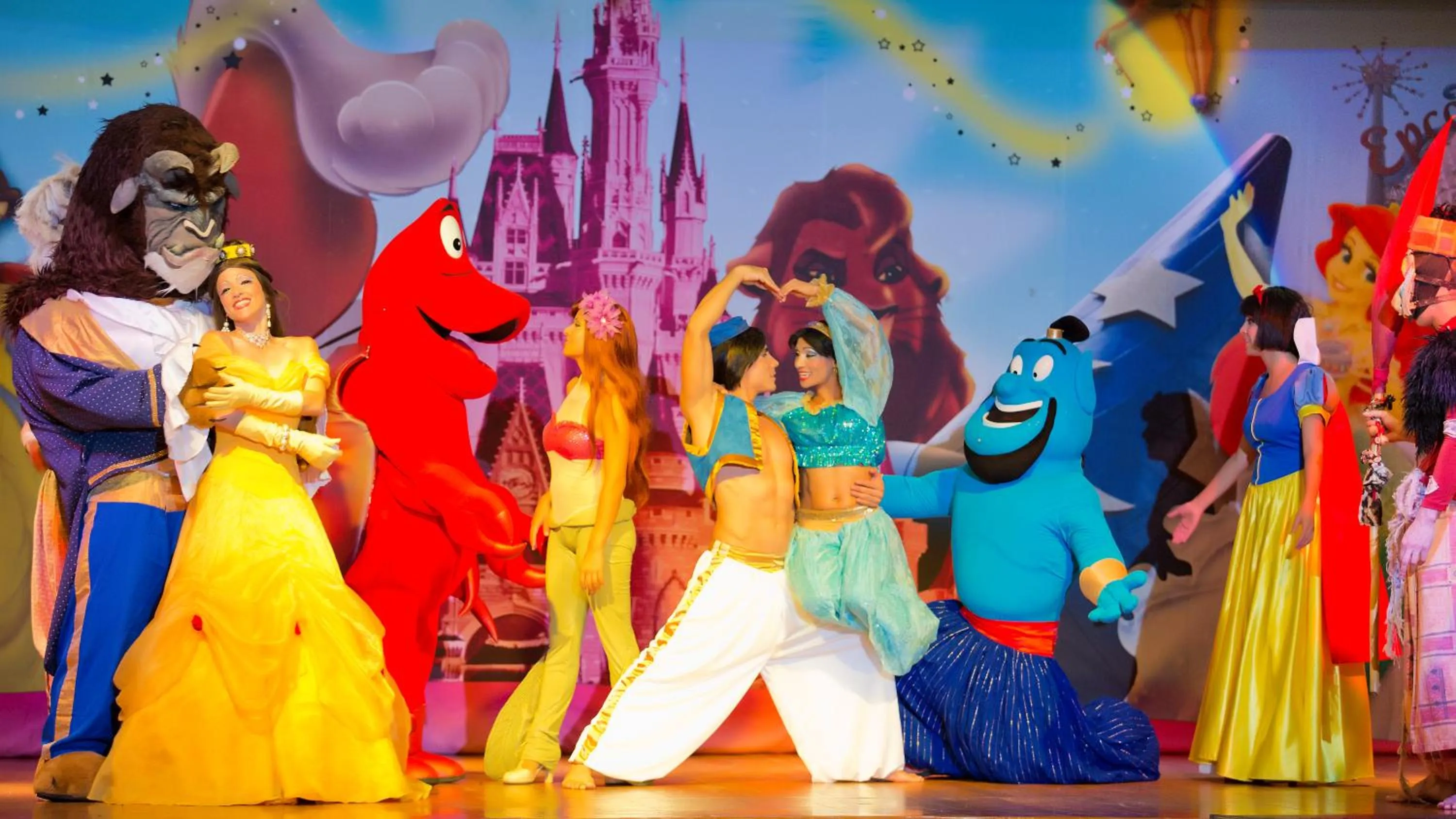 Evening entertainment in Barceló Huatulco - All Inclusive