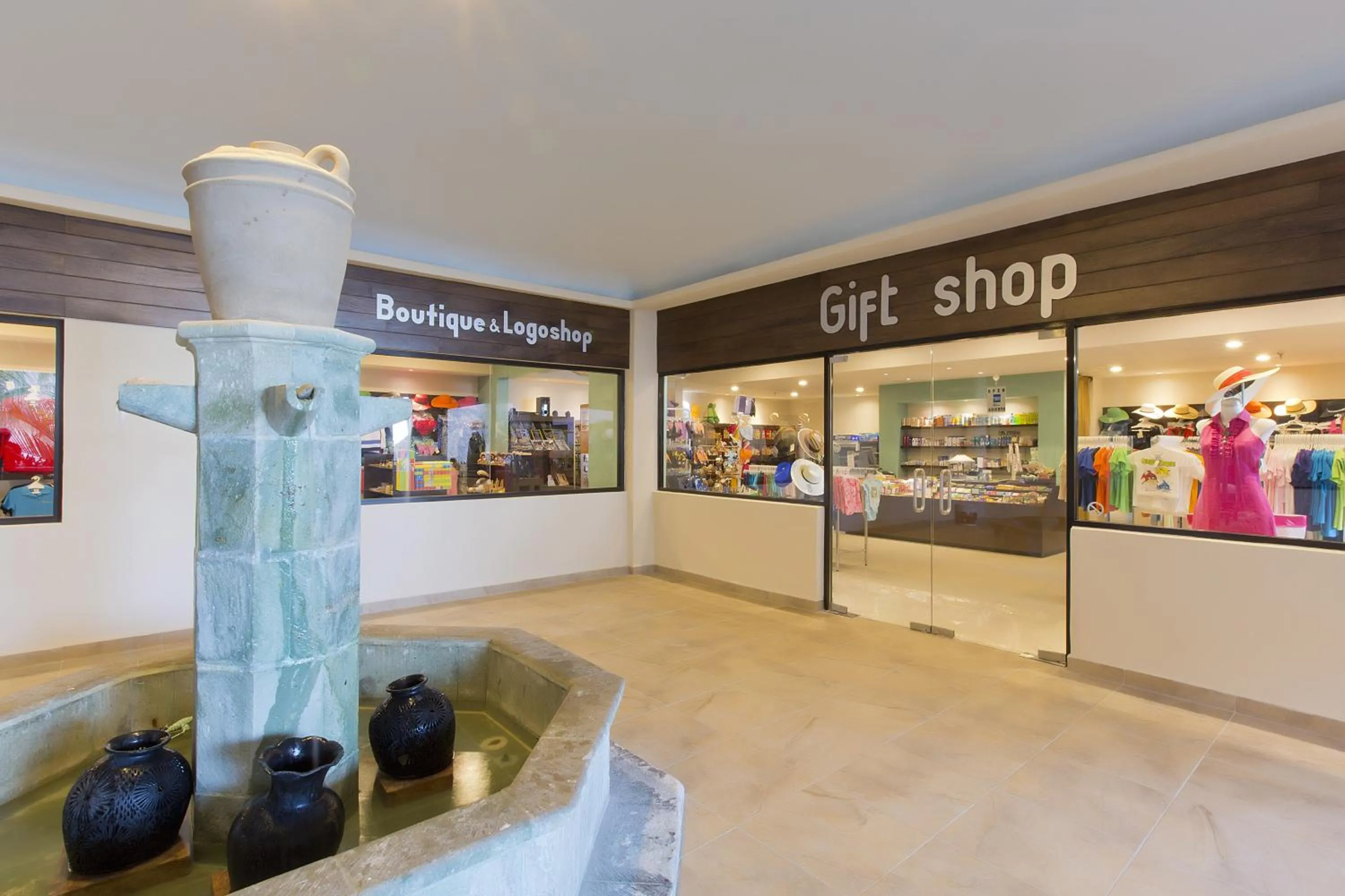 On-site shops in Barceló Huatulco - All Inclusive