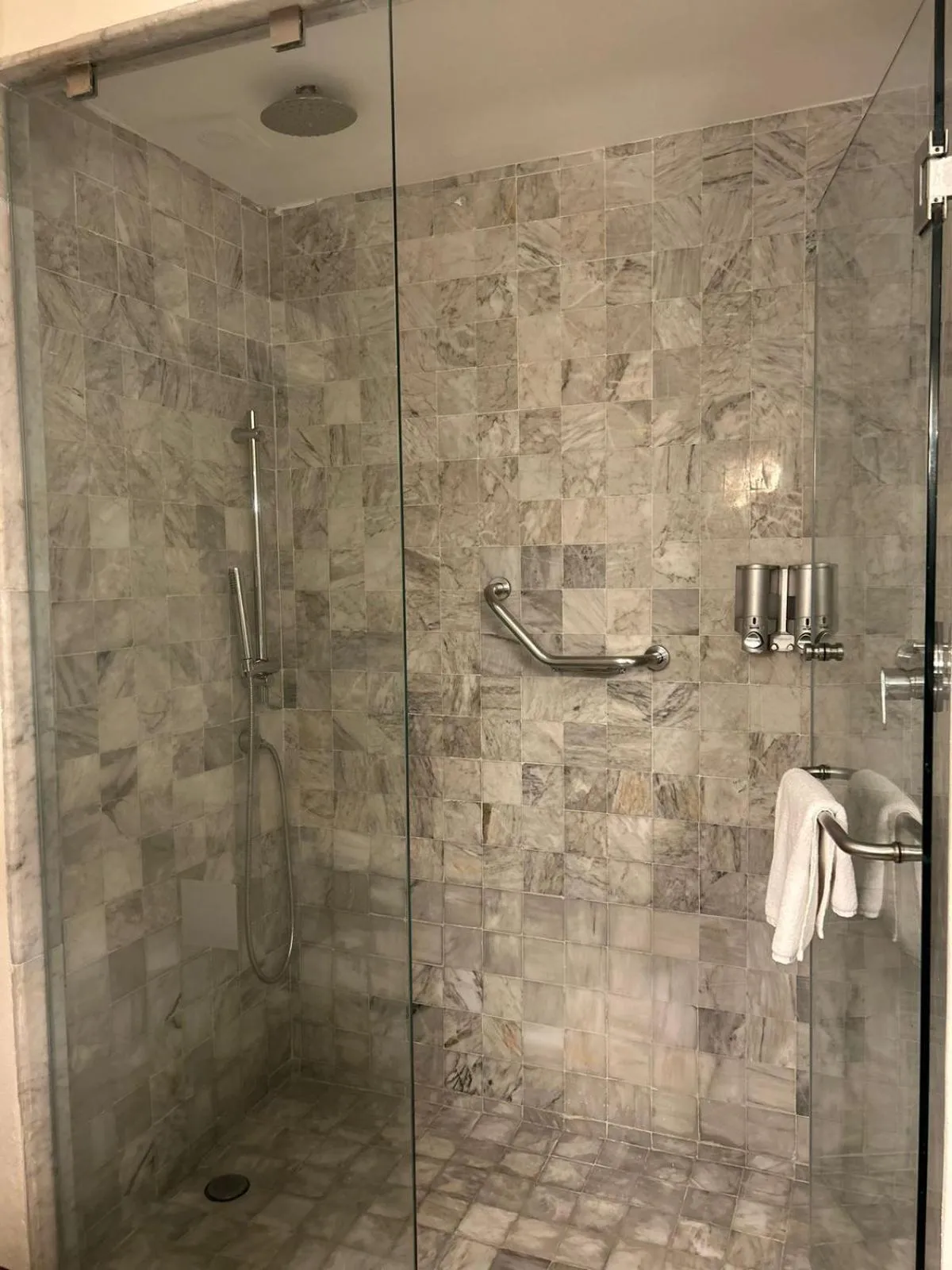 Shower in Barceló Huatulco - All Inclusive