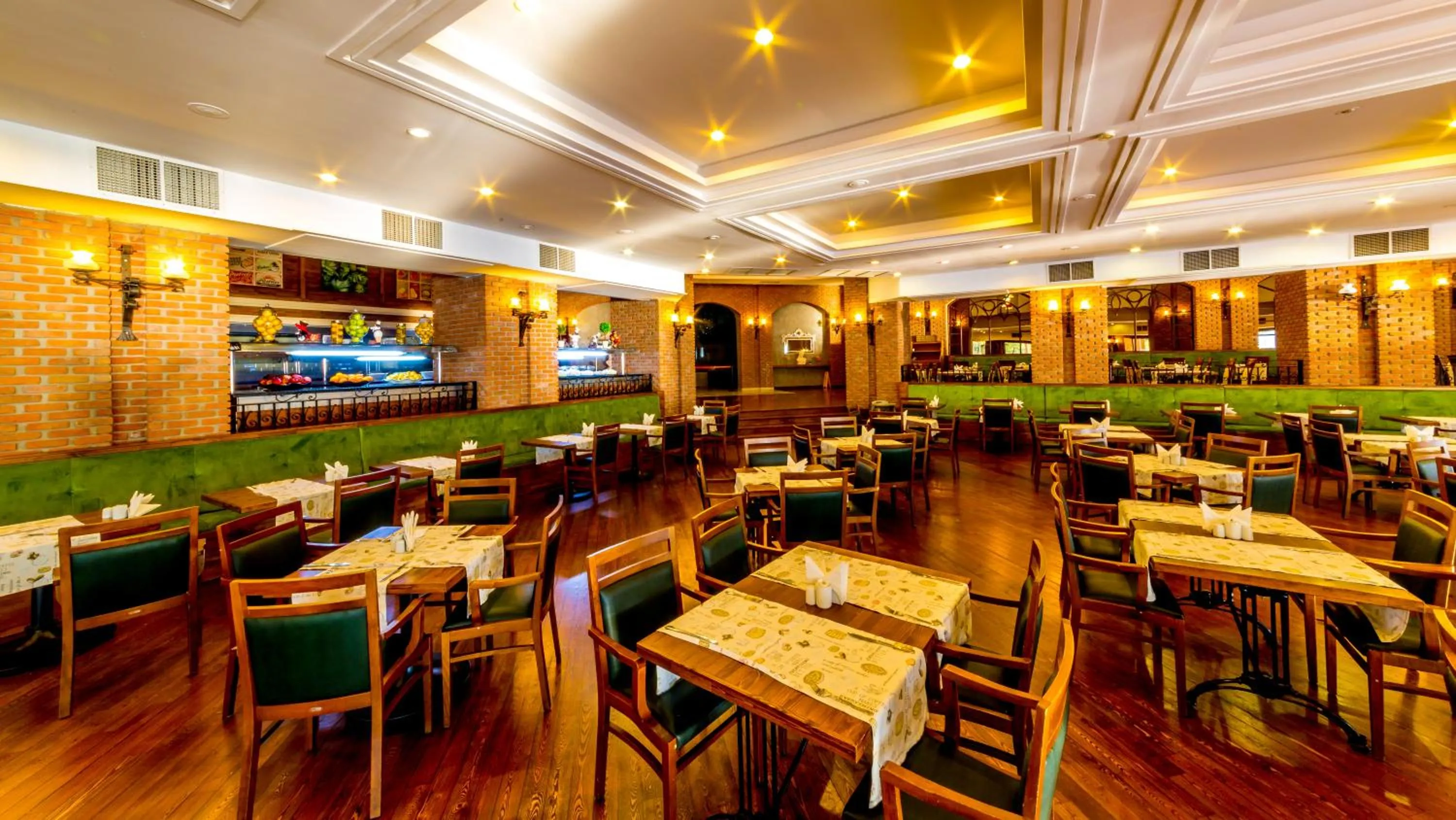 Restaurant/places to eat in Grand Yazıcı Club Marmaris Palace