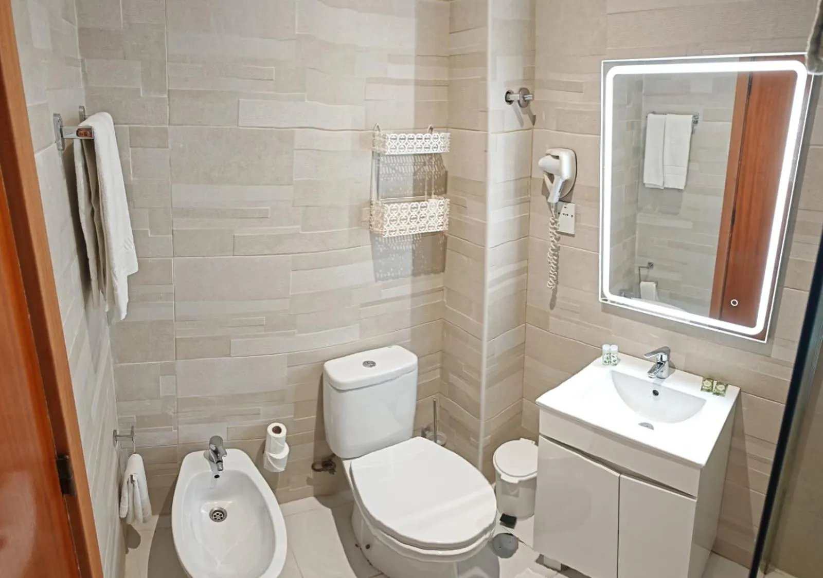 Toilet in Graca Hotel