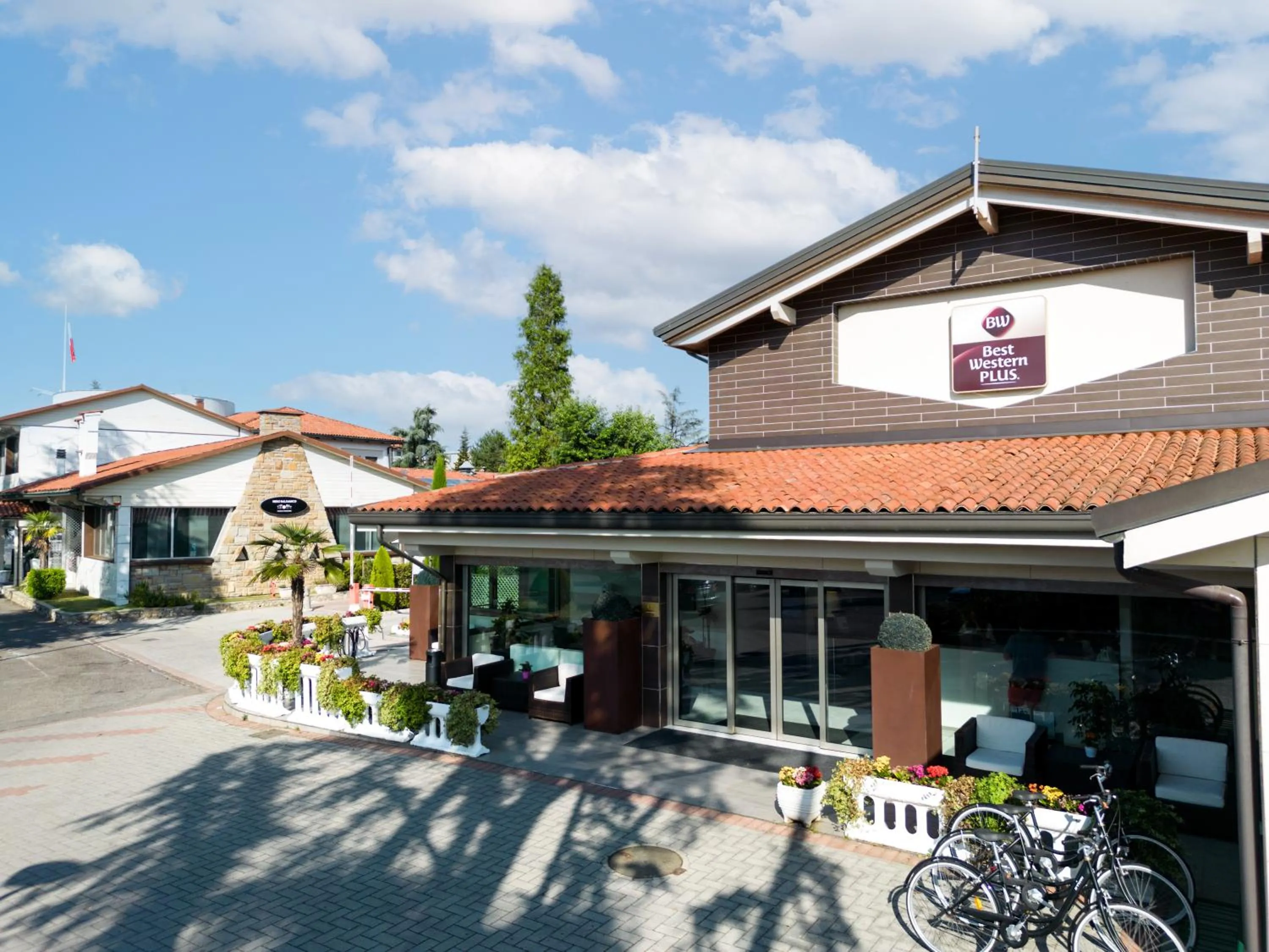 Property building in Best Western Plus Hotel Modena Resort