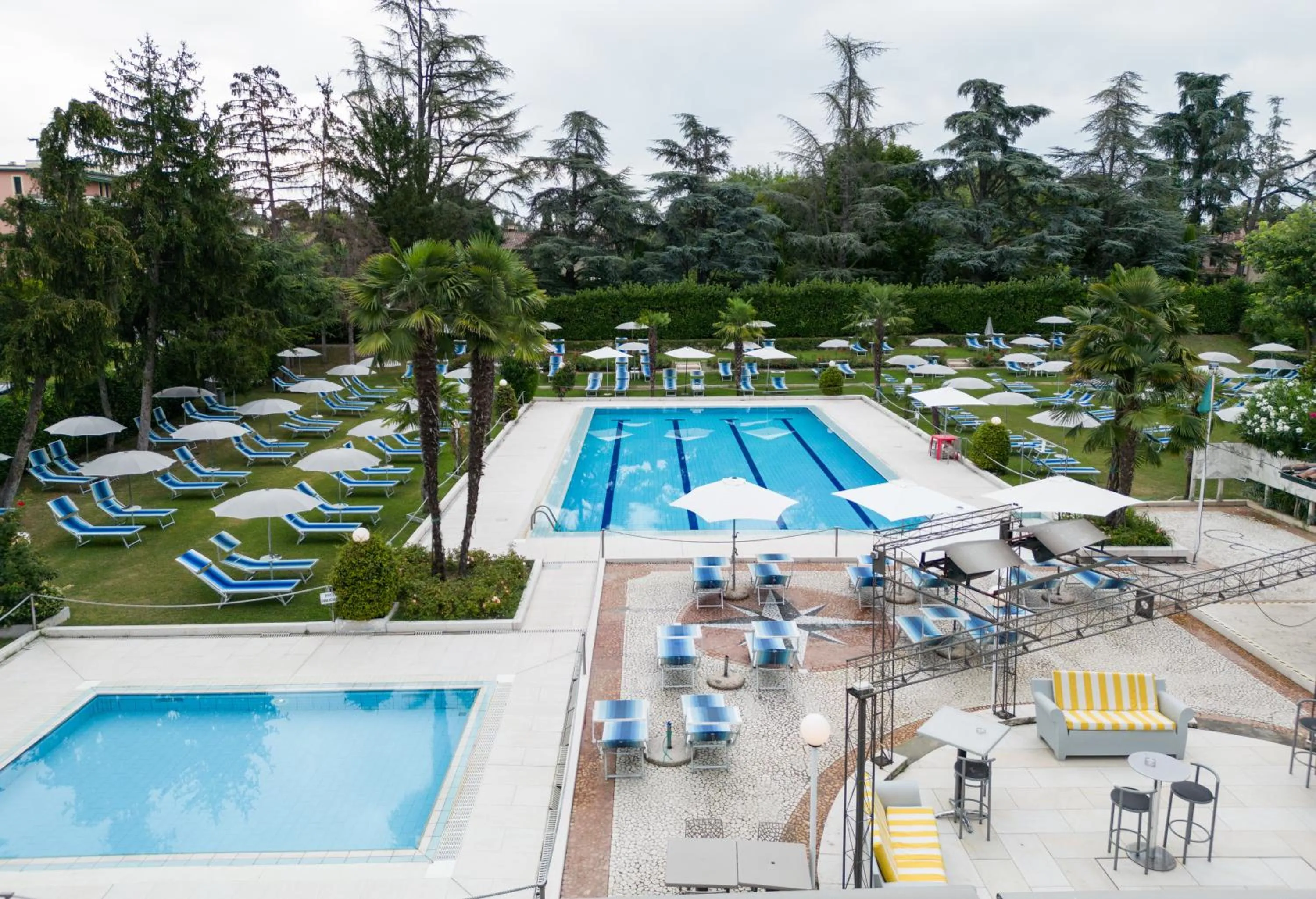 Swimming pool in Best Western Plus Hotel Modena Resort