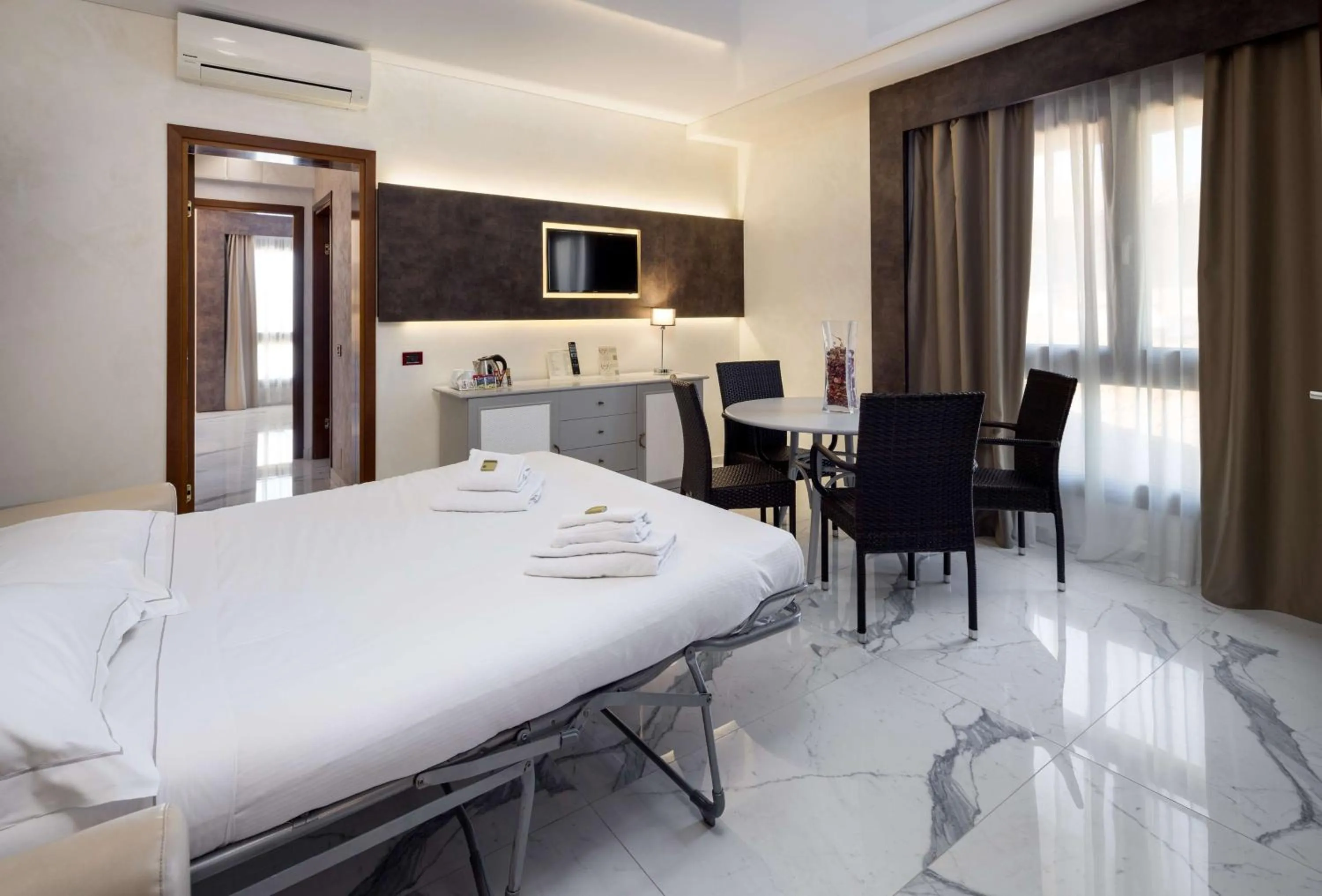 Photo of the whole room in Best Western Plus Hotel Modena Resort