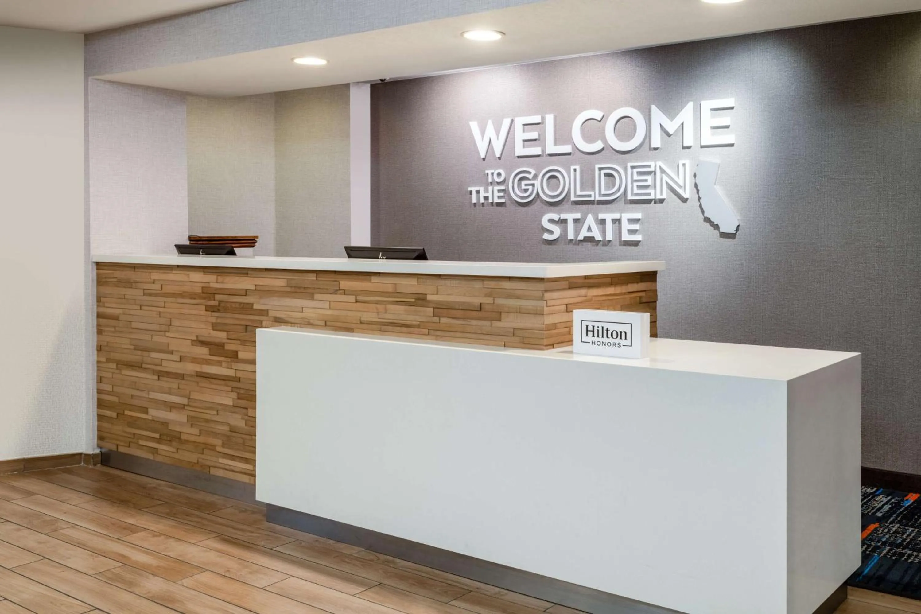 Lobby or reception in Hampton Inn by Hilton Irvine East - Lake Forest