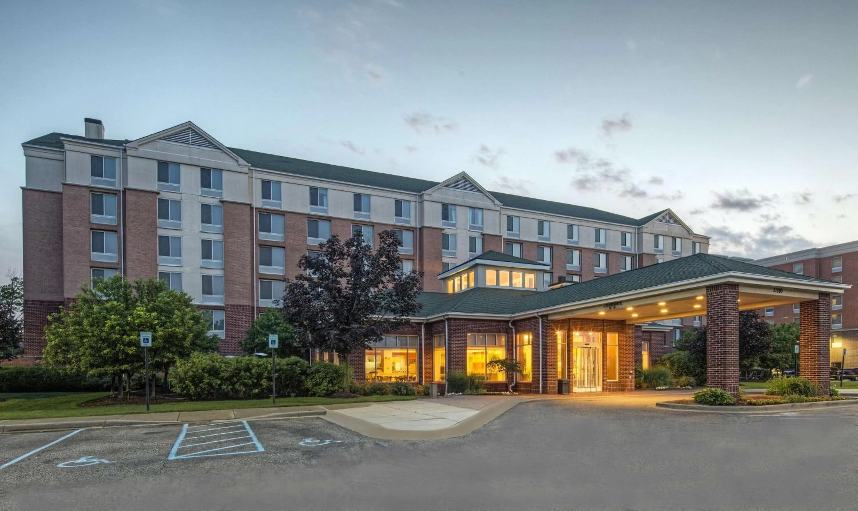 Property building in Hilton Garden Inn Detroit Metro Airport