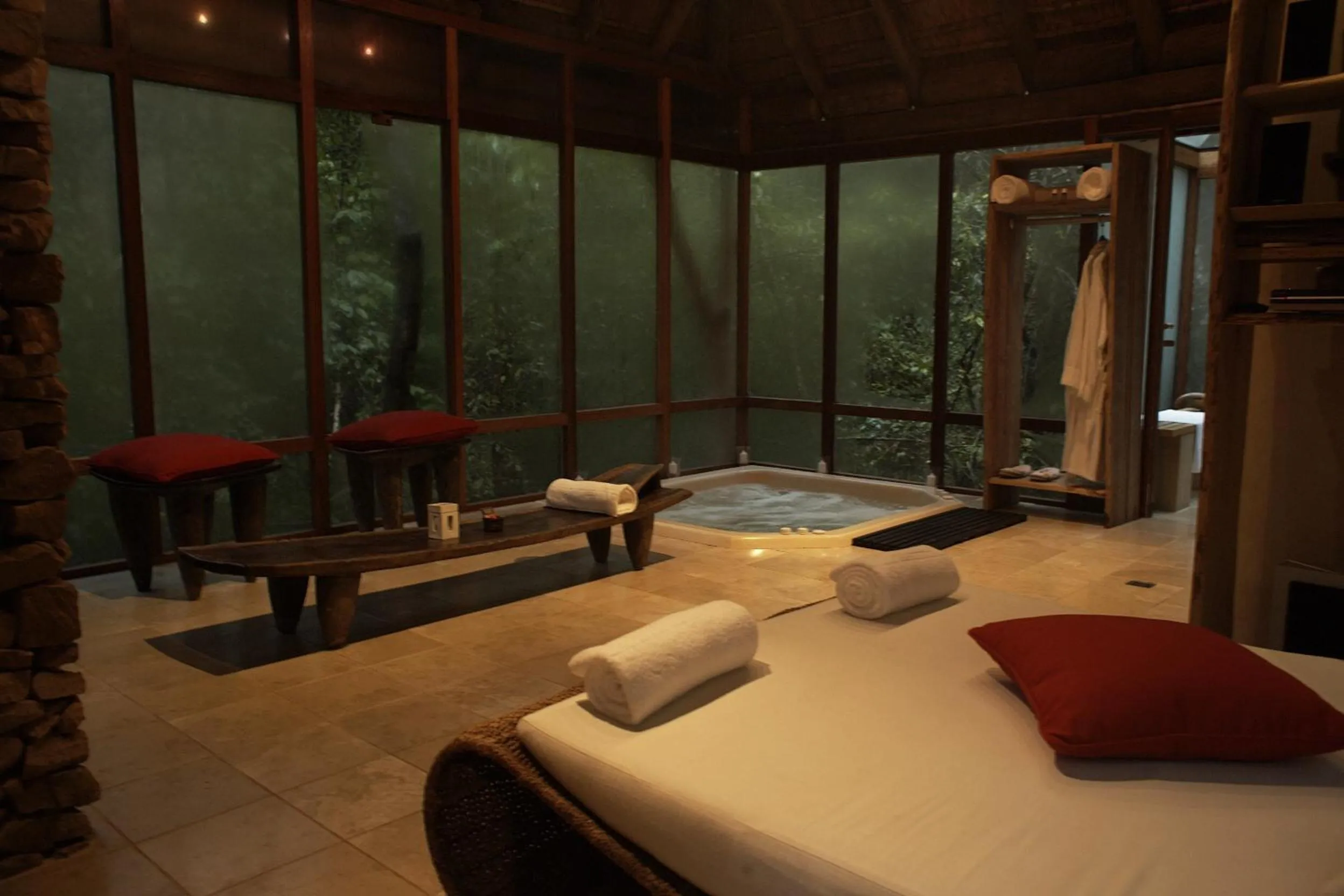Massage in Trogon House and Forest Spa