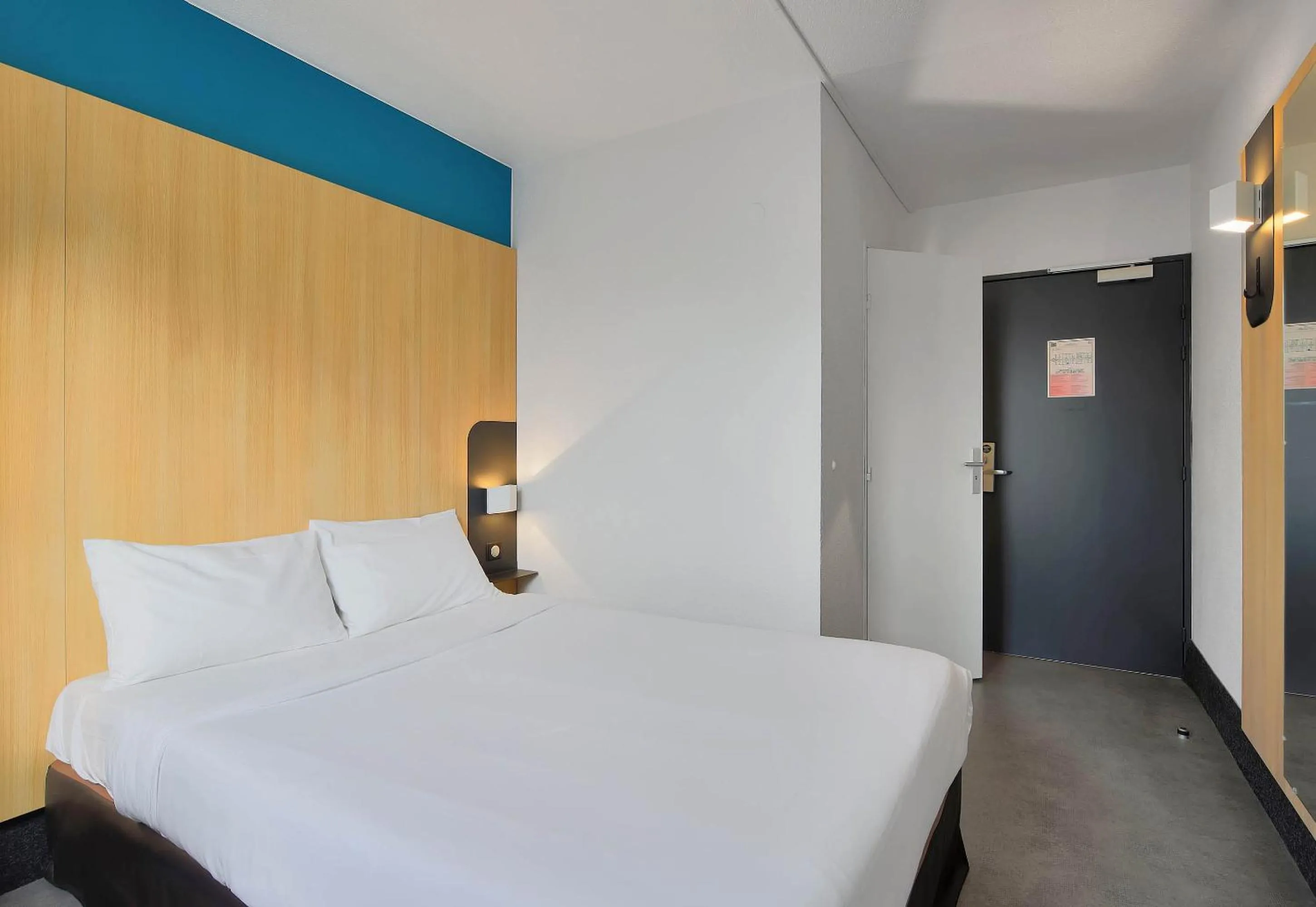 Bedroom, Bed in B&B HOTEL Le Tréport Friville