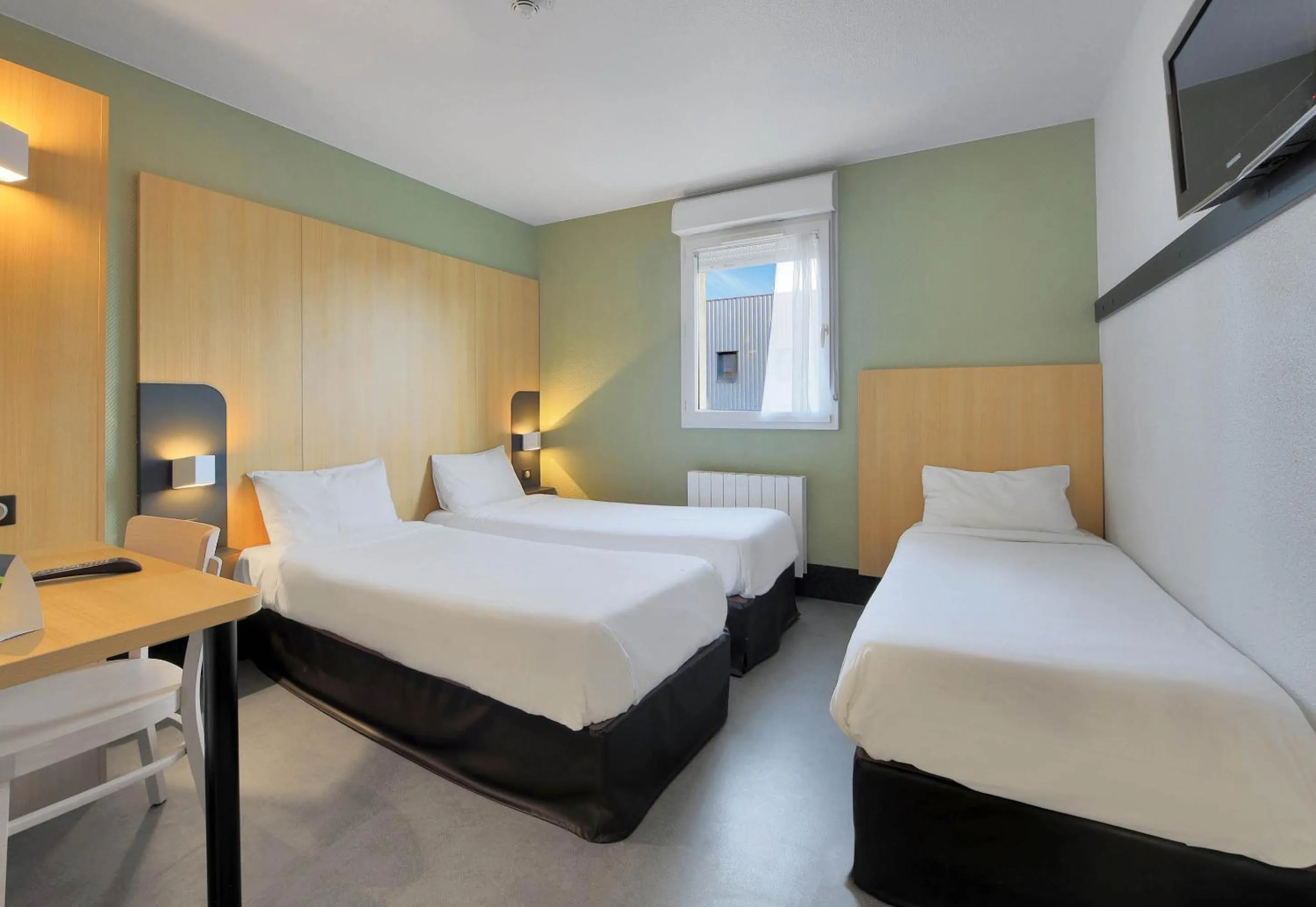 Bedroom, Bed in B&B HOTEL Le Tréport Friville