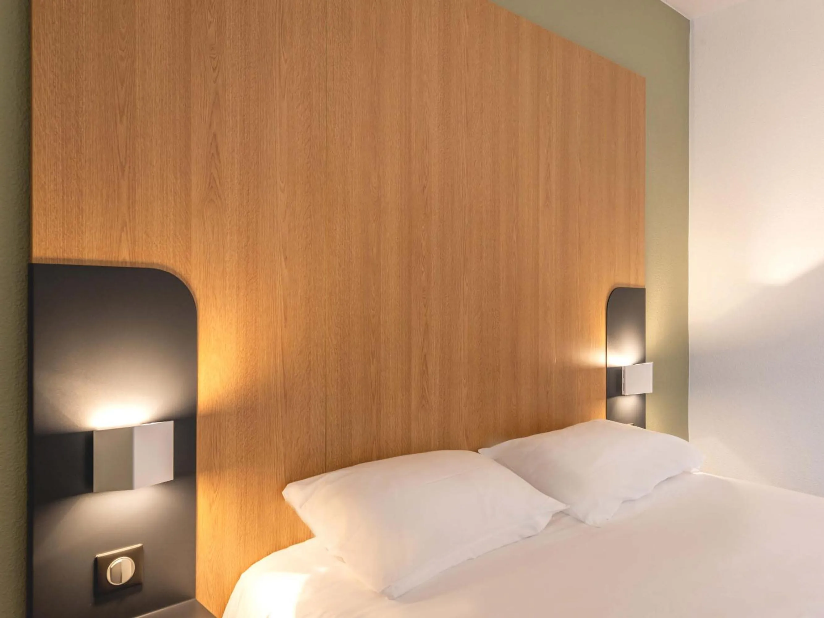 Bedroom, Bed in B&B HOTEL Le Tréport Friville