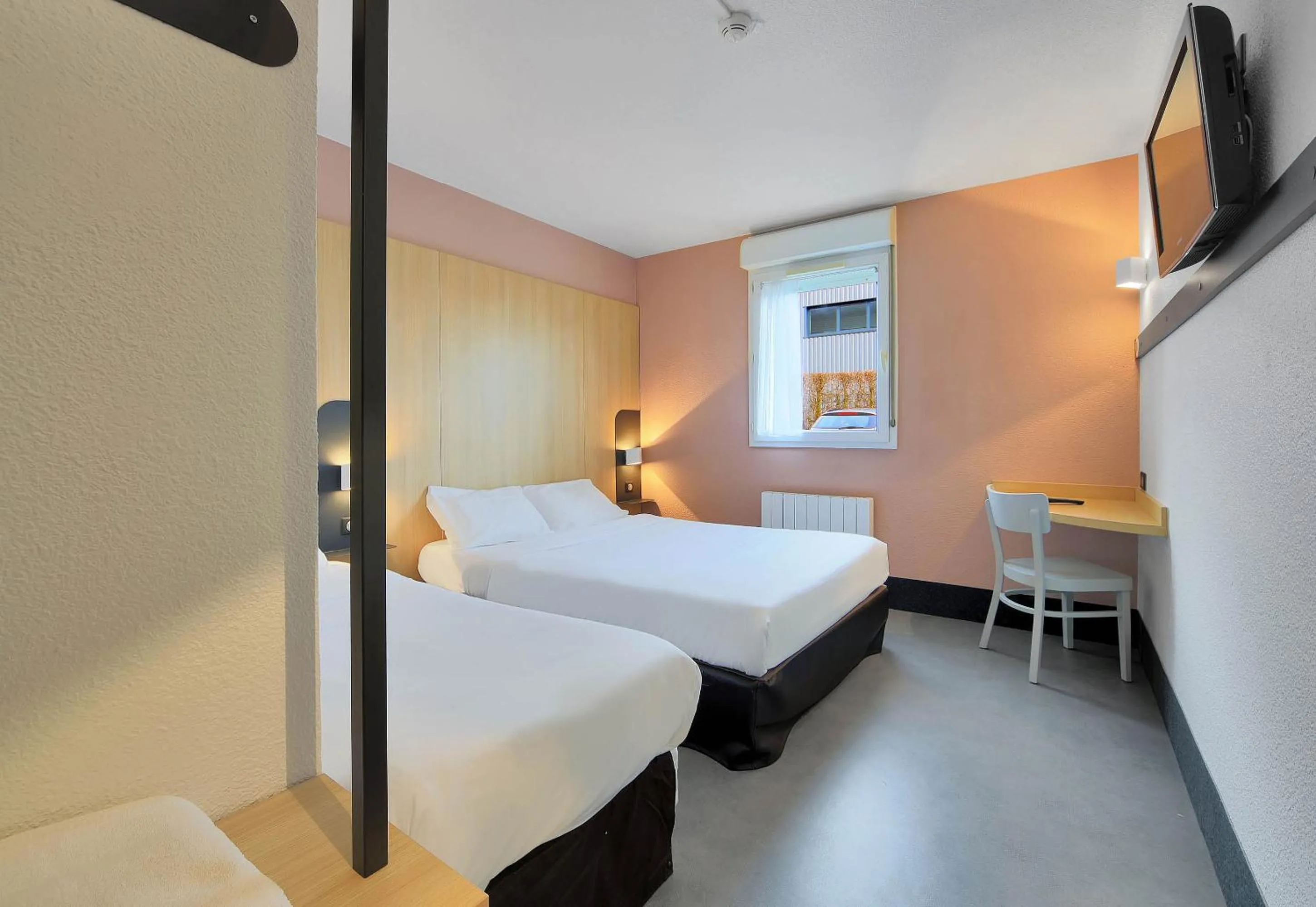 Bedroom, Bed in B&B HOTEL Le Tréport Friville