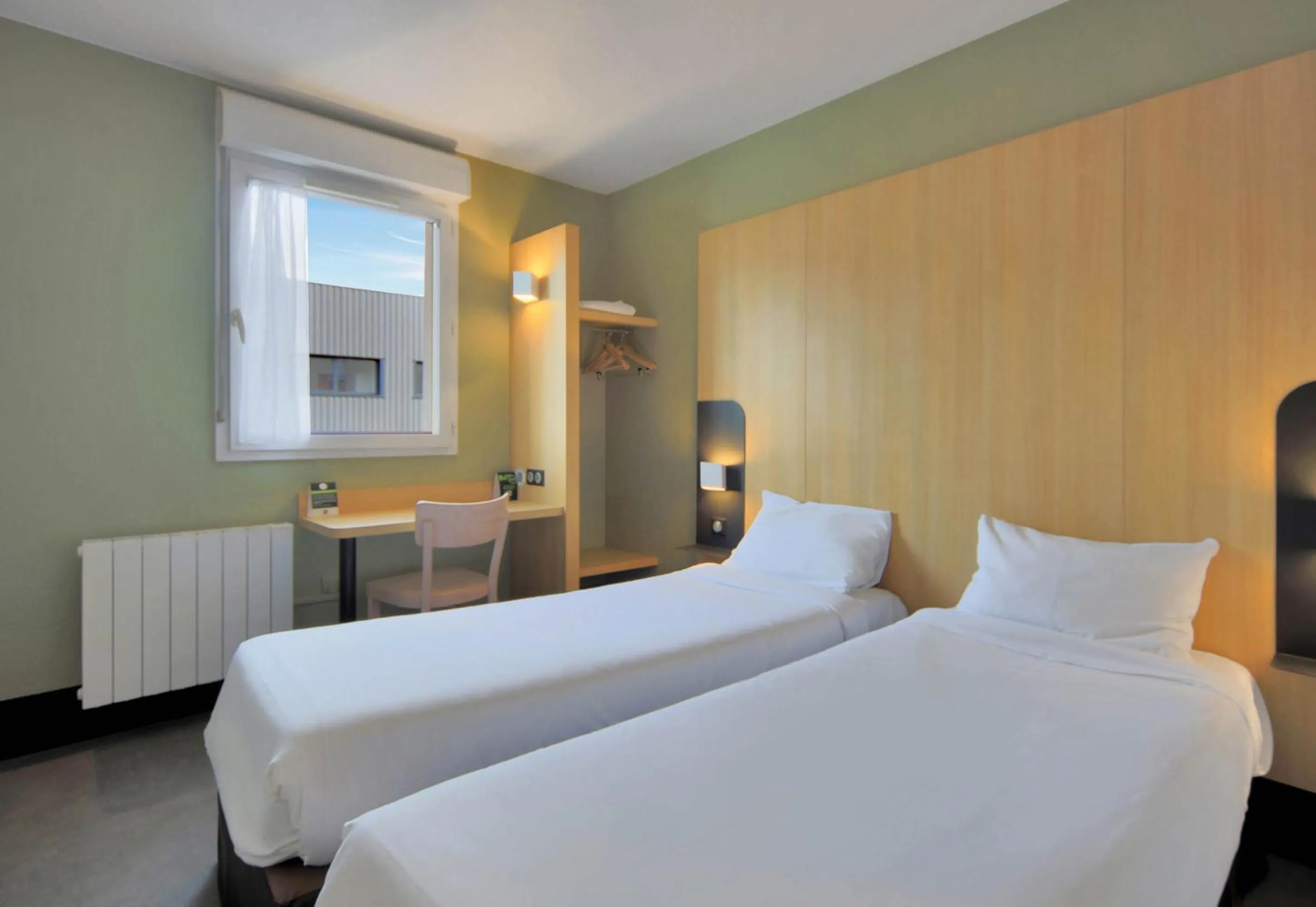 Bedroom, Bed in B&B HOTEL Le Tréport Friville