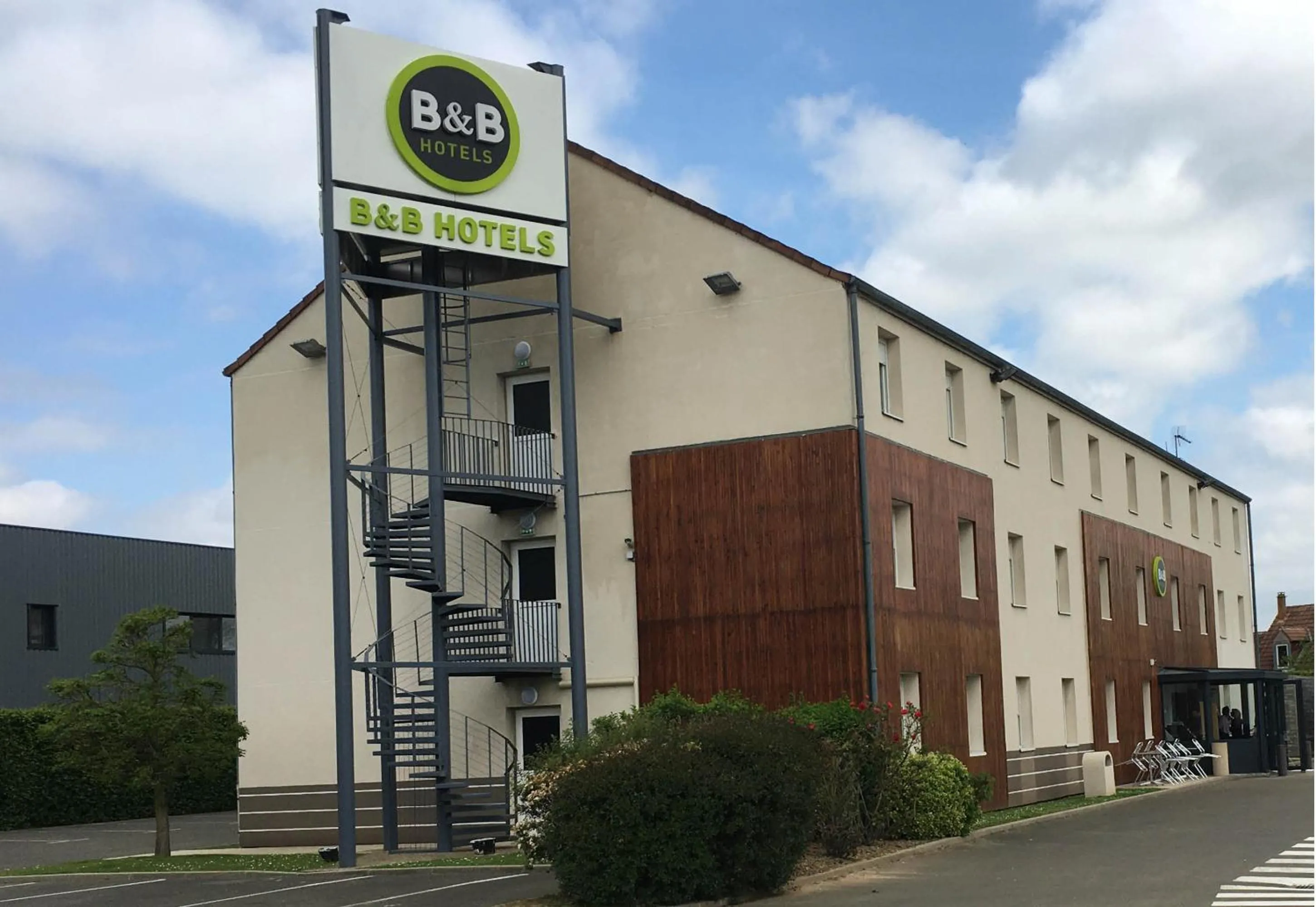 Property building in B&B HOTEL Le Tréport Friville