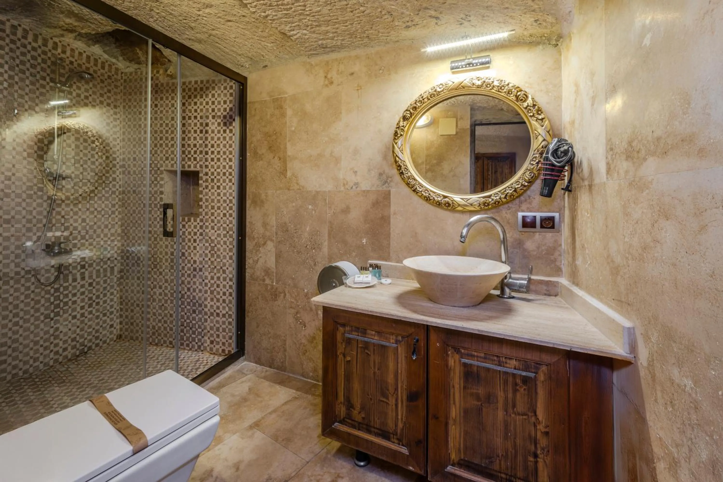 Shower in Kayatas Cave Suites