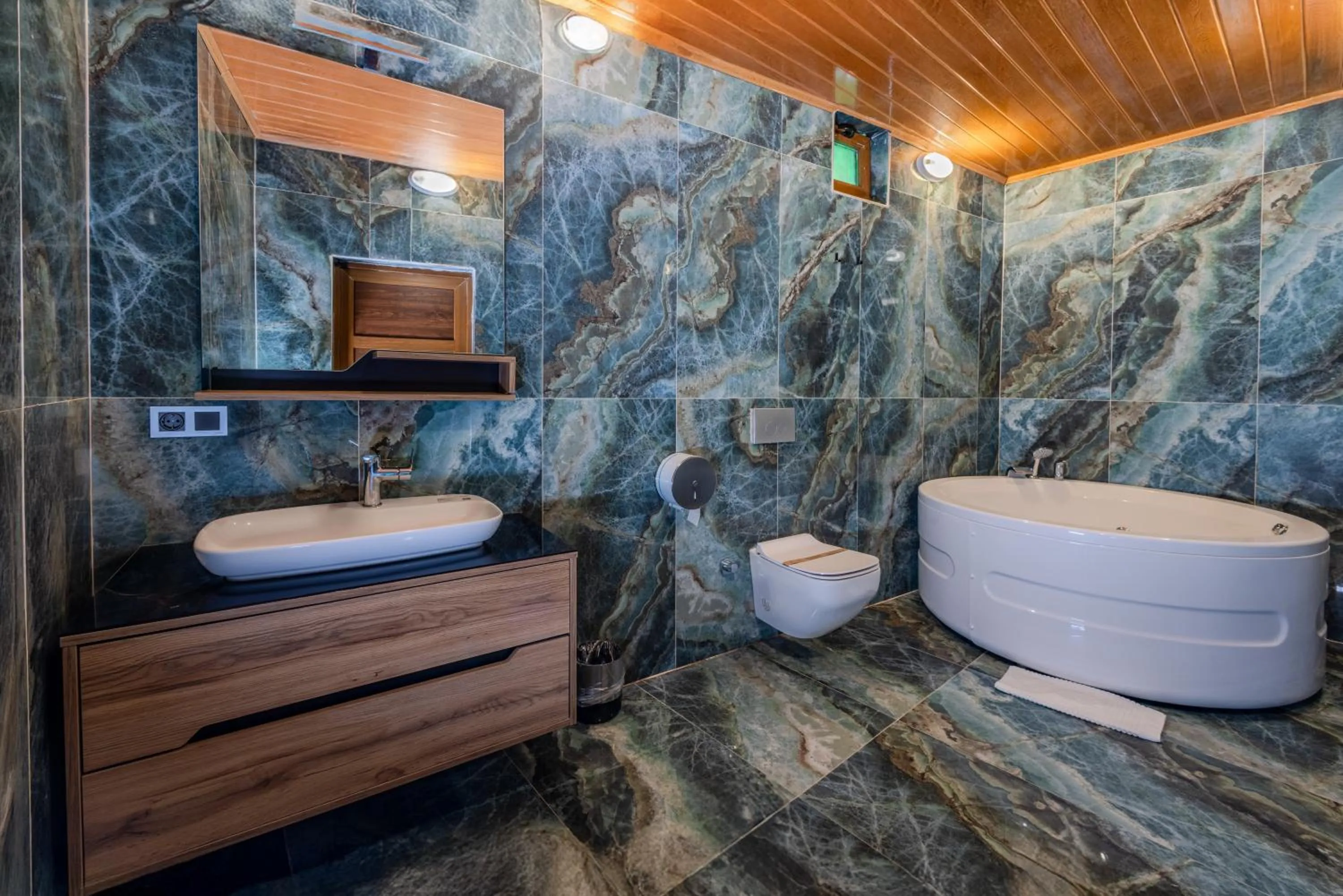 Toilet in Kayatas Cave Suites