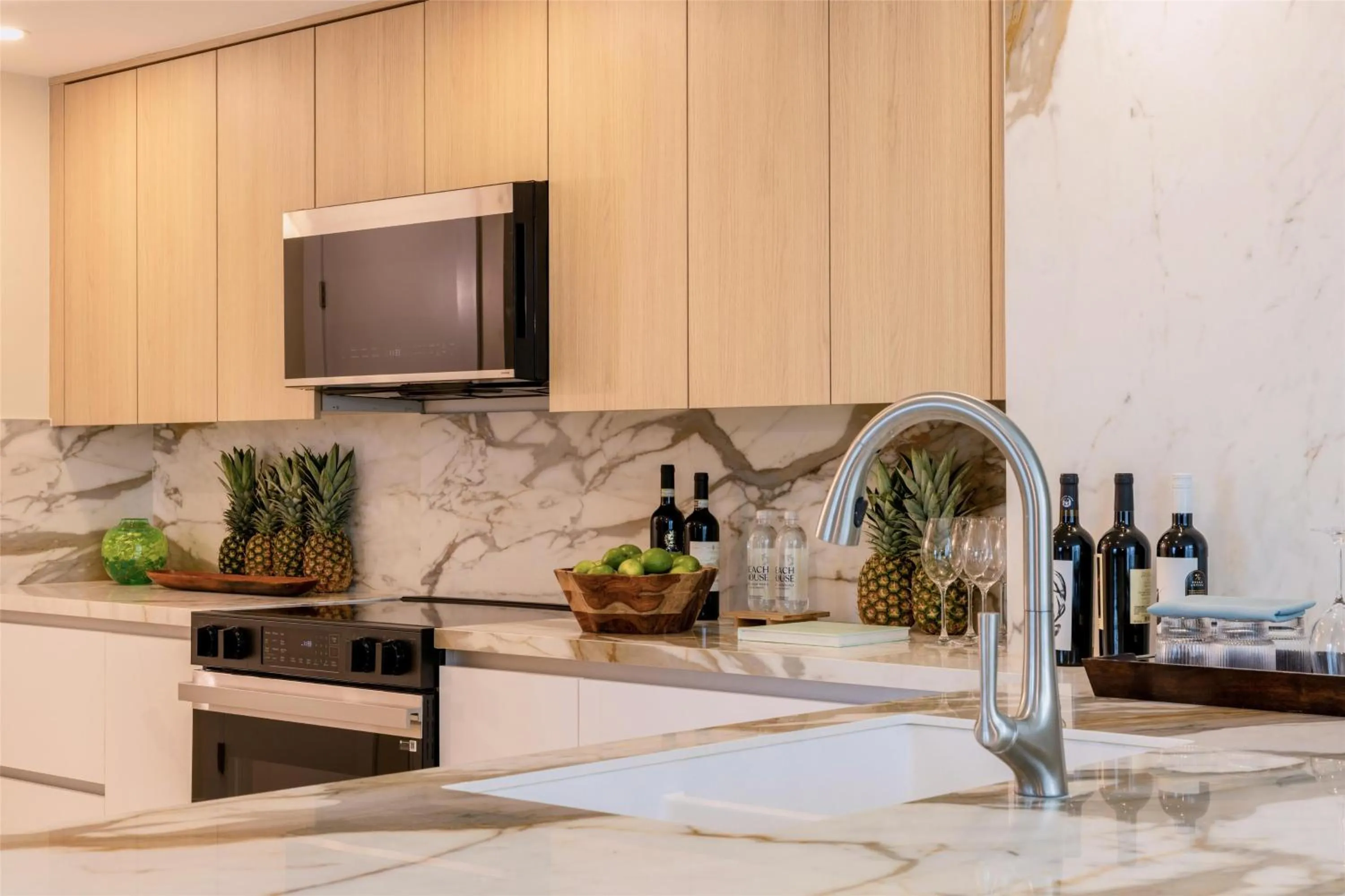 Kitchen or kitchenette in Beach House Fort Lauderdale, A Hilton Resort