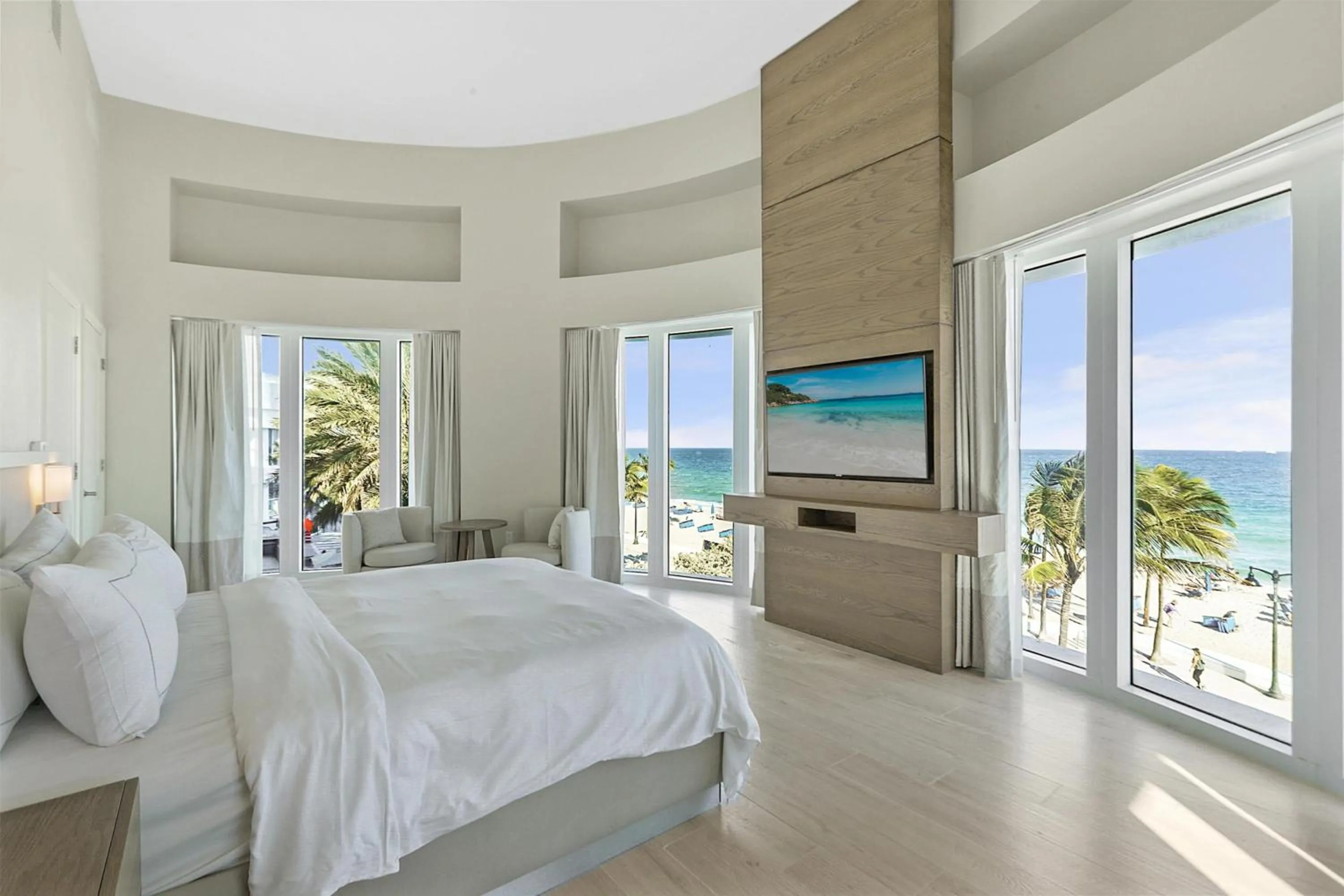 Bed in Beach House Fort Lauderdale, A Hilton Resort