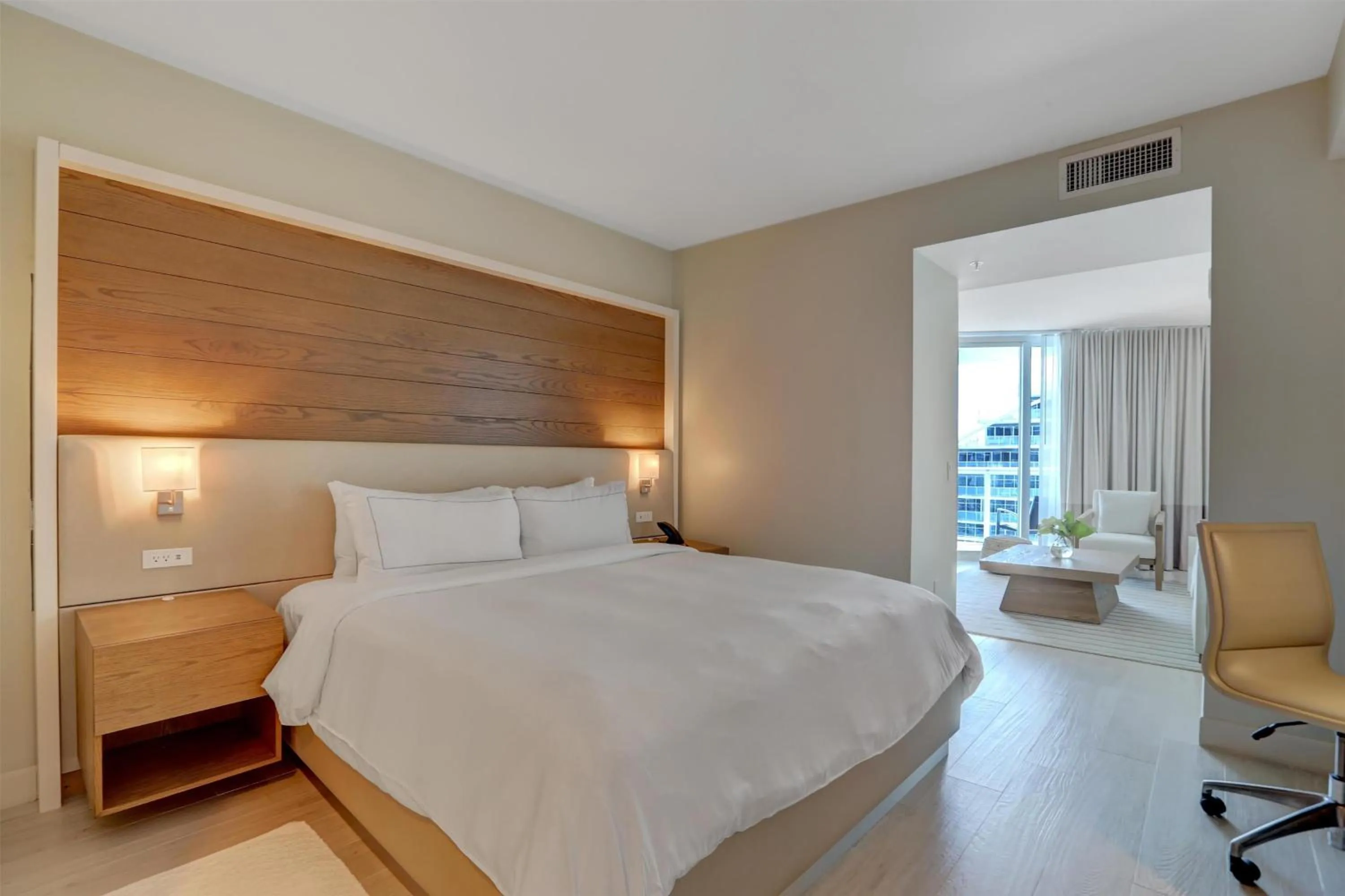 Bed in Beach House Fort Lauderdale, A Hilton Resort